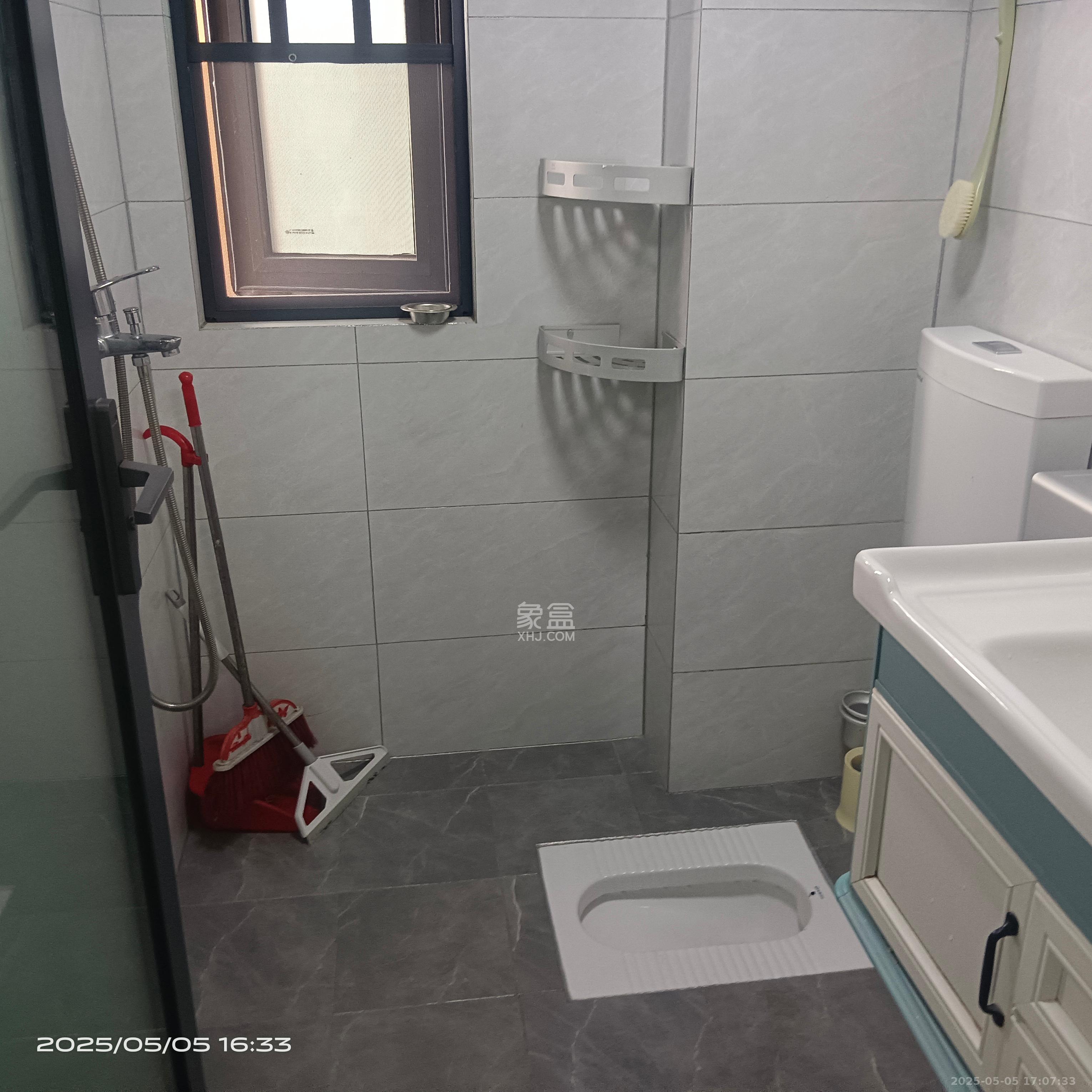东合新苑  2室1厅1卫   2300.00元/月室内图