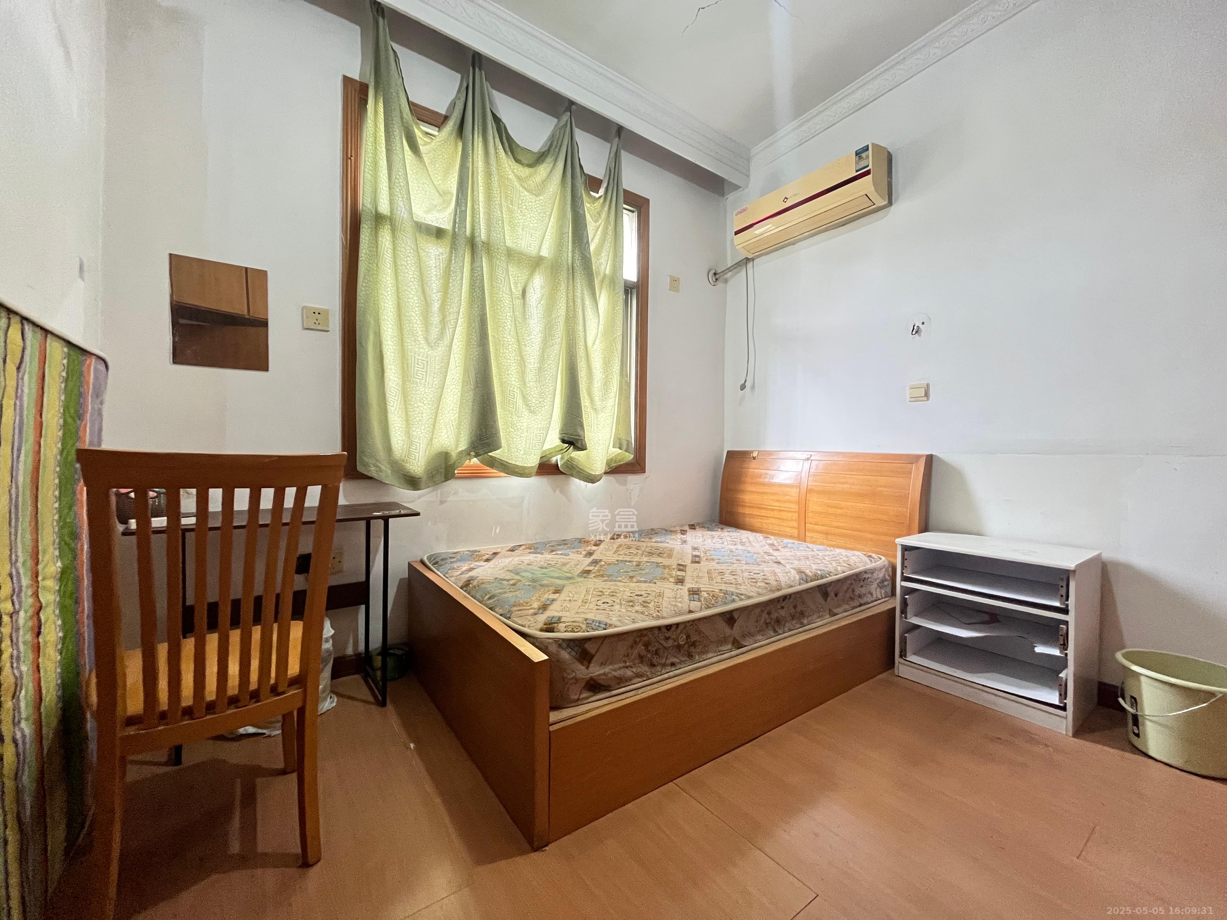 中南石油局宿舍 3室1厅1卫 1700.0元/月 中南石油局宿舍 3室1厅1卫 1700.0元/月室内图