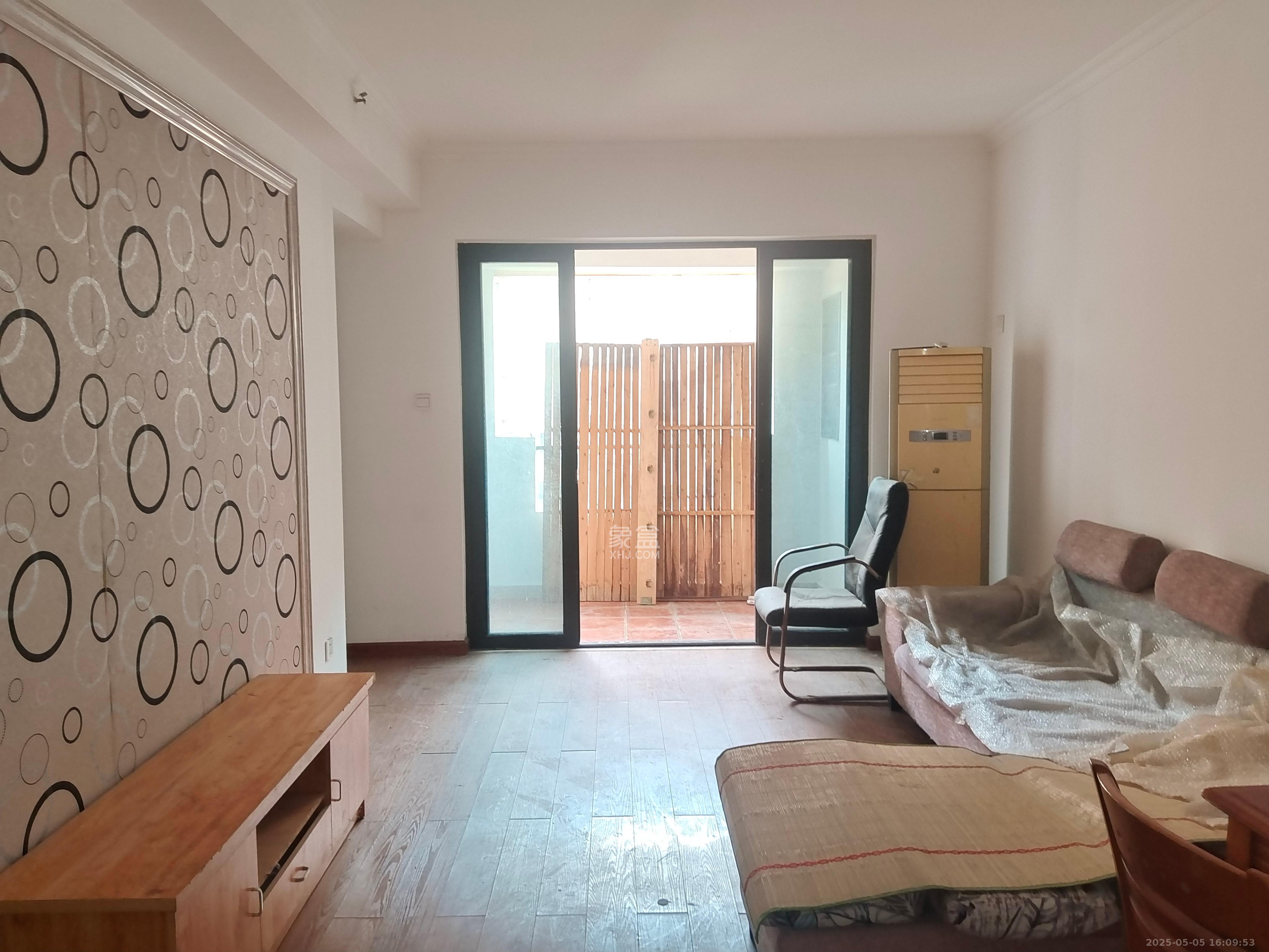 中信凯旋蓝岸(中信新城三期) 1室2厅1卫 2000.0元/月 中信凯旋蓝岸(中信新城三期) 1室2厅1卫 2000.0元/月室内图