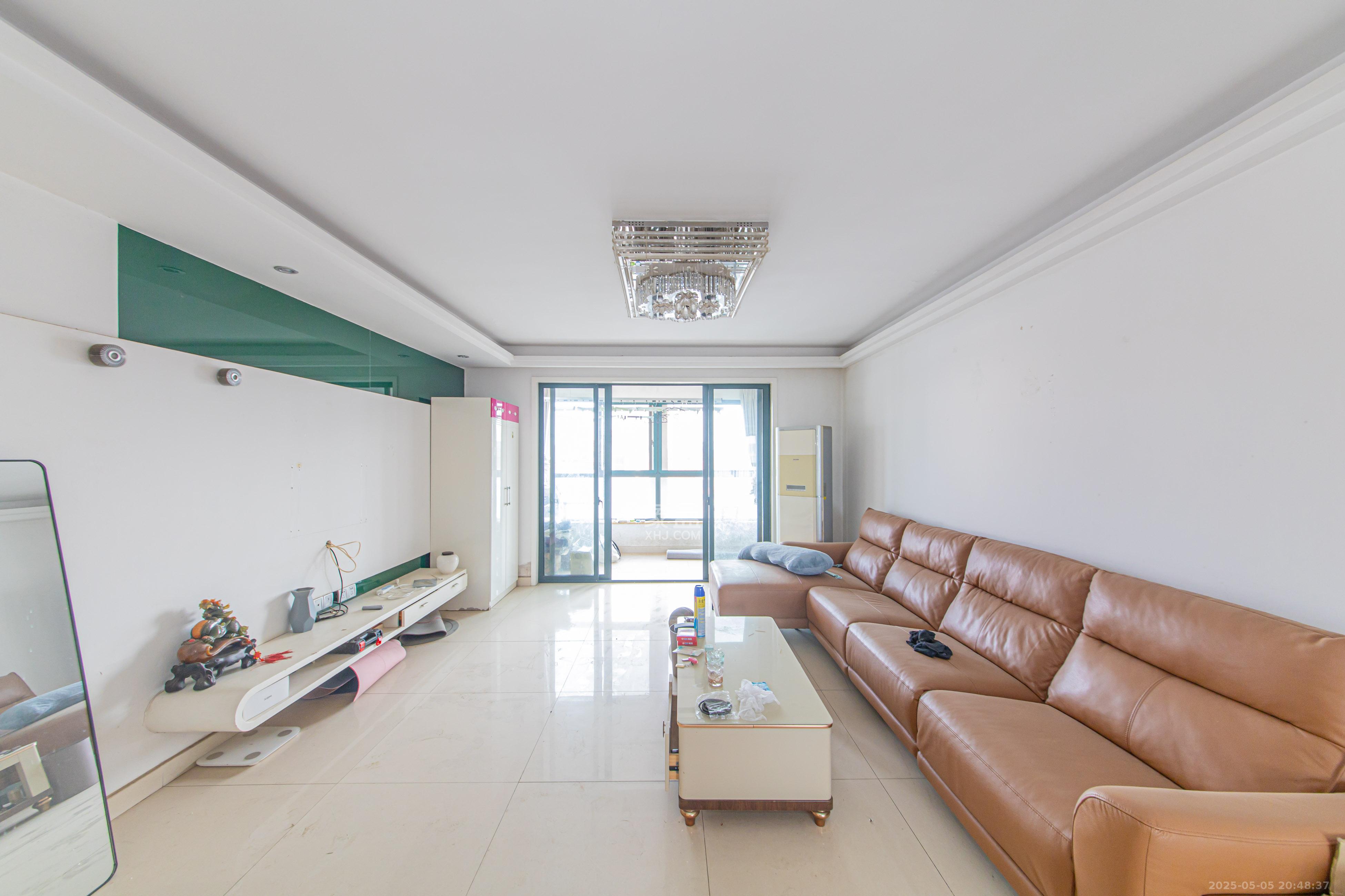 保利花园 3室2厅2卫 115.0万 保利花园 3室2厅2卫 115.0万客厅