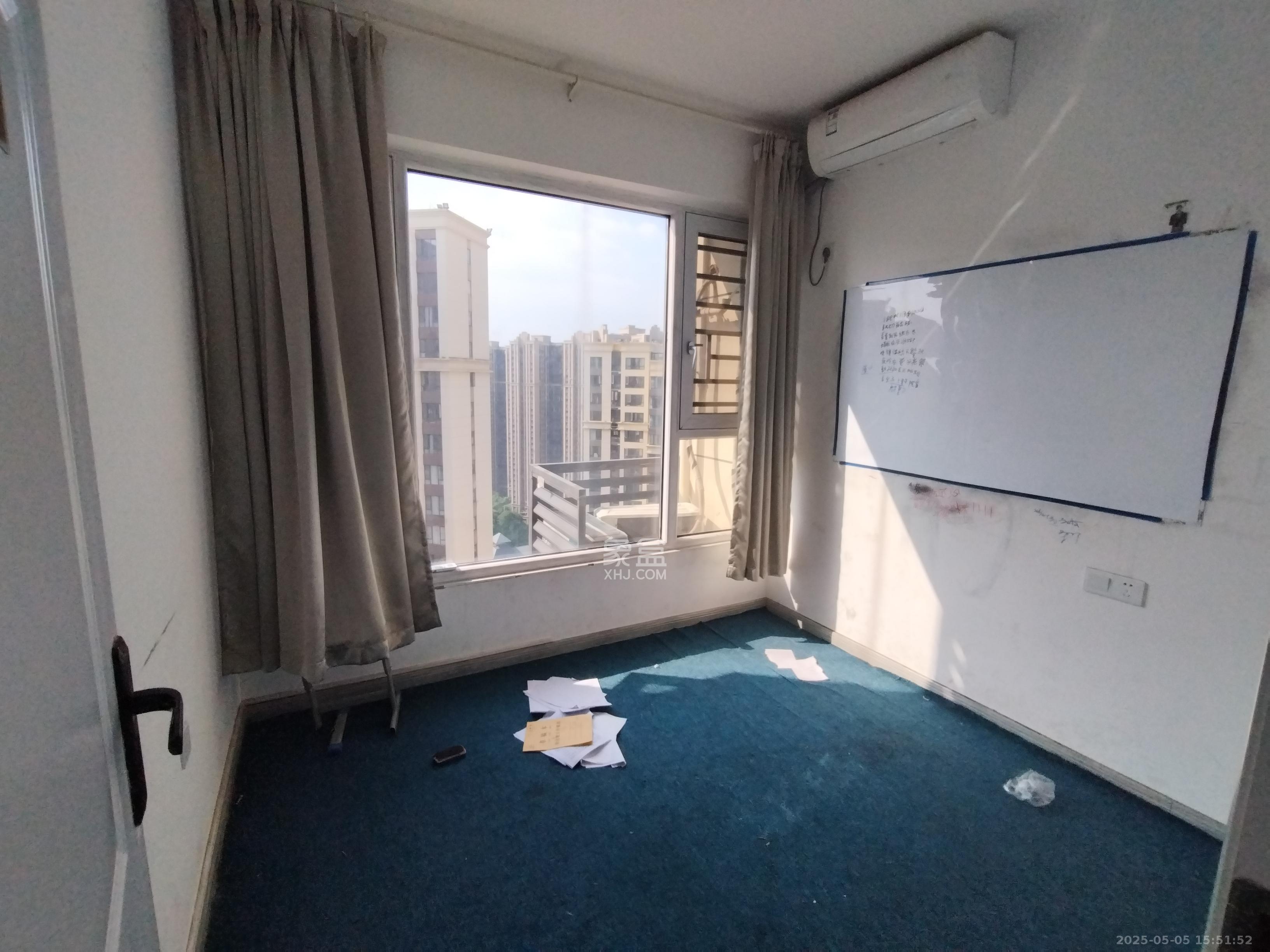 和泓梅溪四季 5室2厅1卫 5000.0元/月 和泓梅溪四季 5室2厅1卫 5000.0元/月室内图