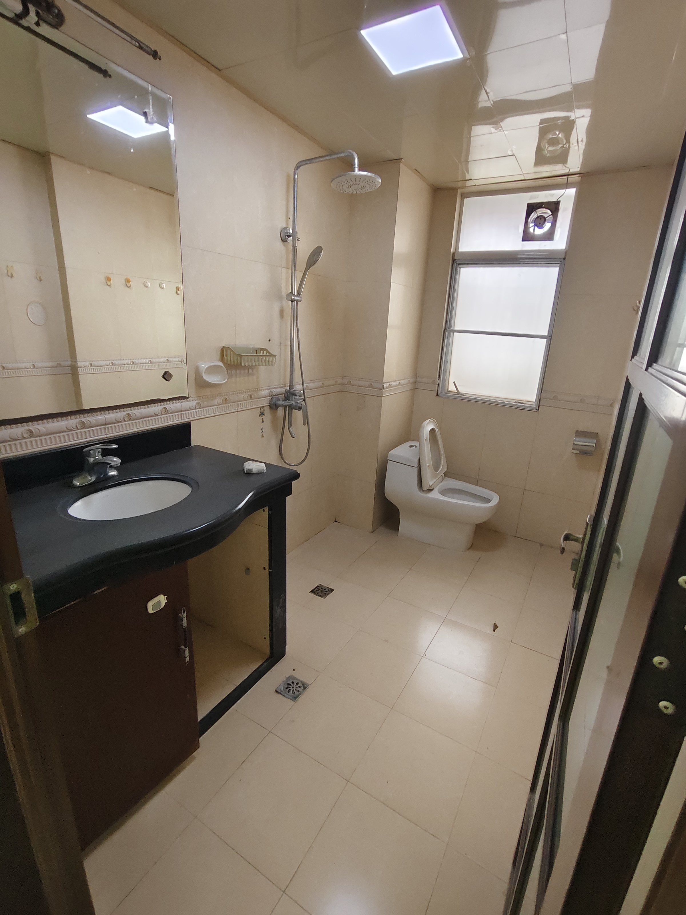 四季华庭1期 4室2厅2卫 3200.0元/月 四季华庭1期 4室2厅2卫 3200.0元/月室内图