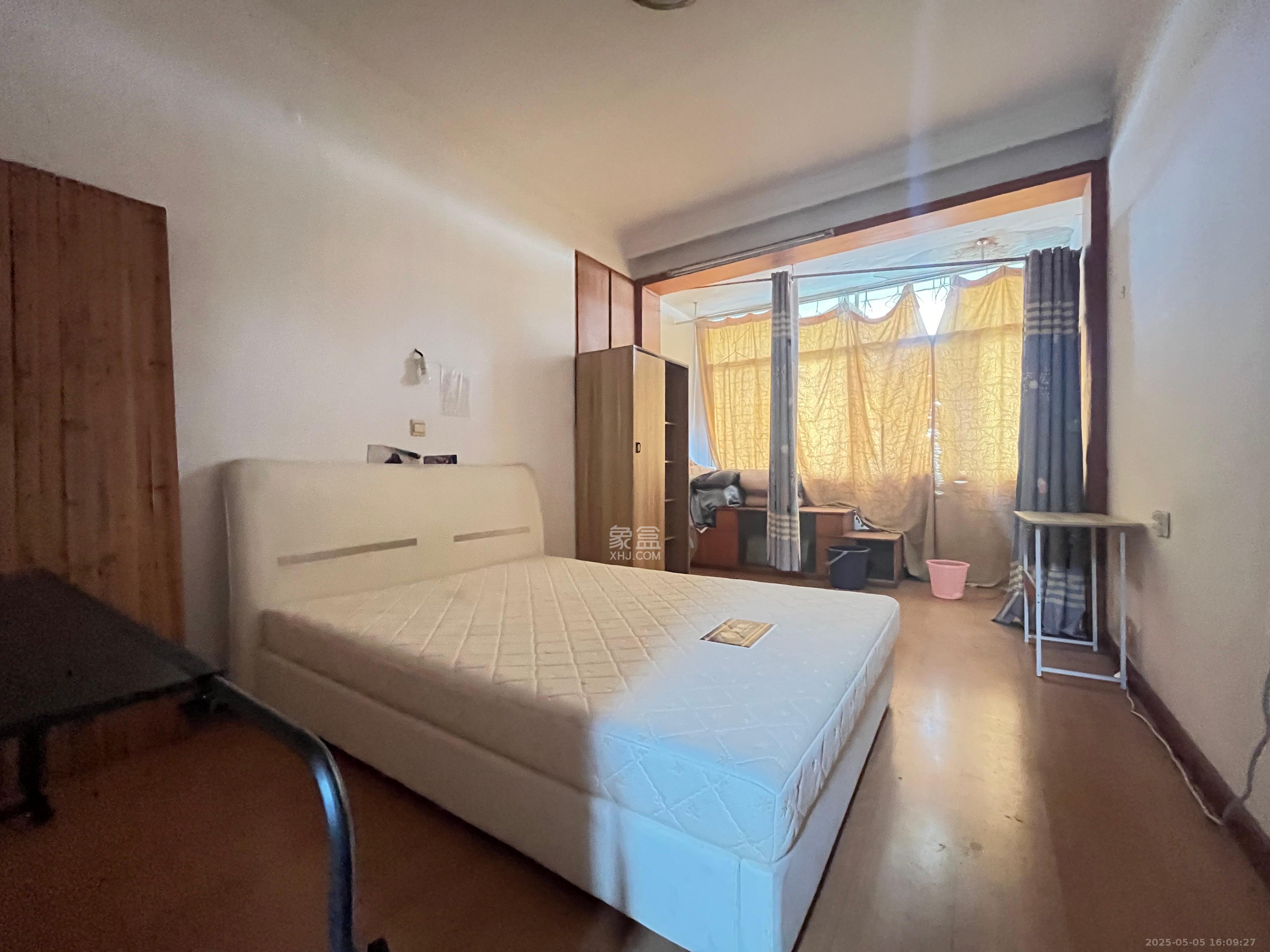 中南石油局宿舍 3室1厅1卫 1700.0元/月 中南石油局宿舍 3室1厅1卫 1700.0元/月室内图