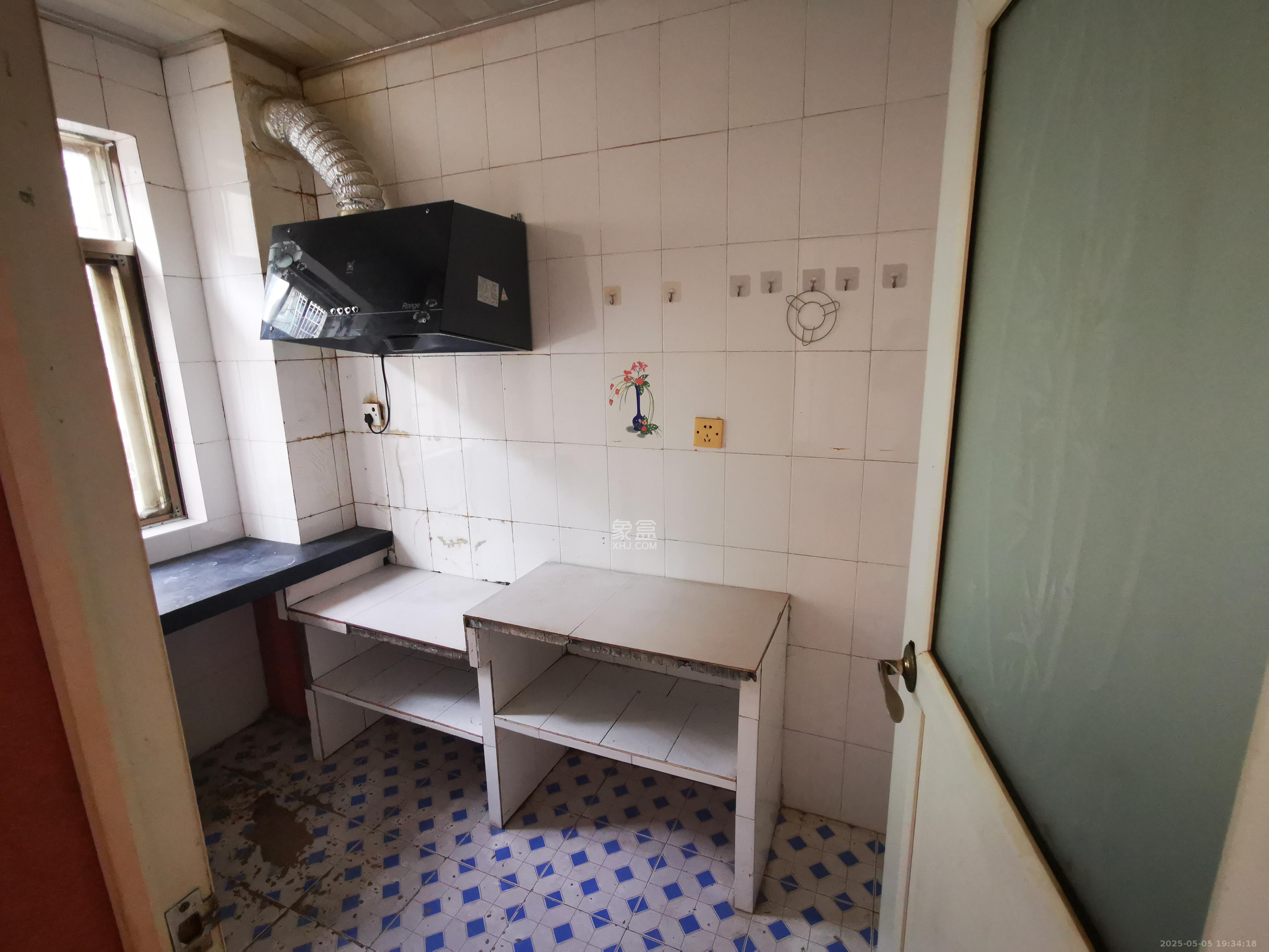 洞井生产安置小区(洞井新兴安置小区) 1室1厅1卫 1100.0元/月 洞井生产安置小区(洞井新兴安置小区) 1室1厅1卫 1100.0元/月室内图