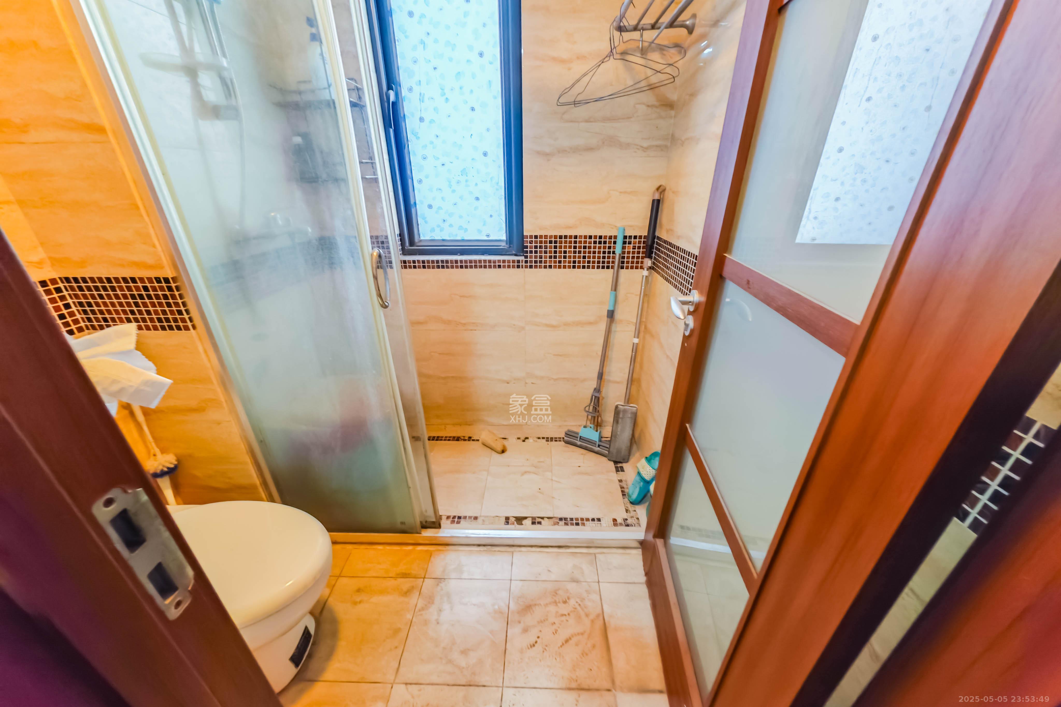 万科金域华府三四期 4室2厅2卫 126.0万 万科金域华府三四期 4室2厅2卫 126.0万卫生间