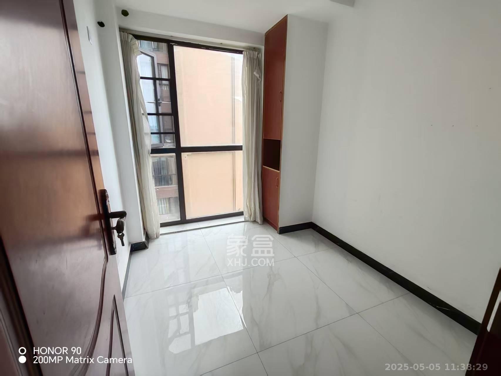 南城印象 3室1厅1卫 2100.0元/月 南城印象 3室1厅1卫 2100.0元/月室内图