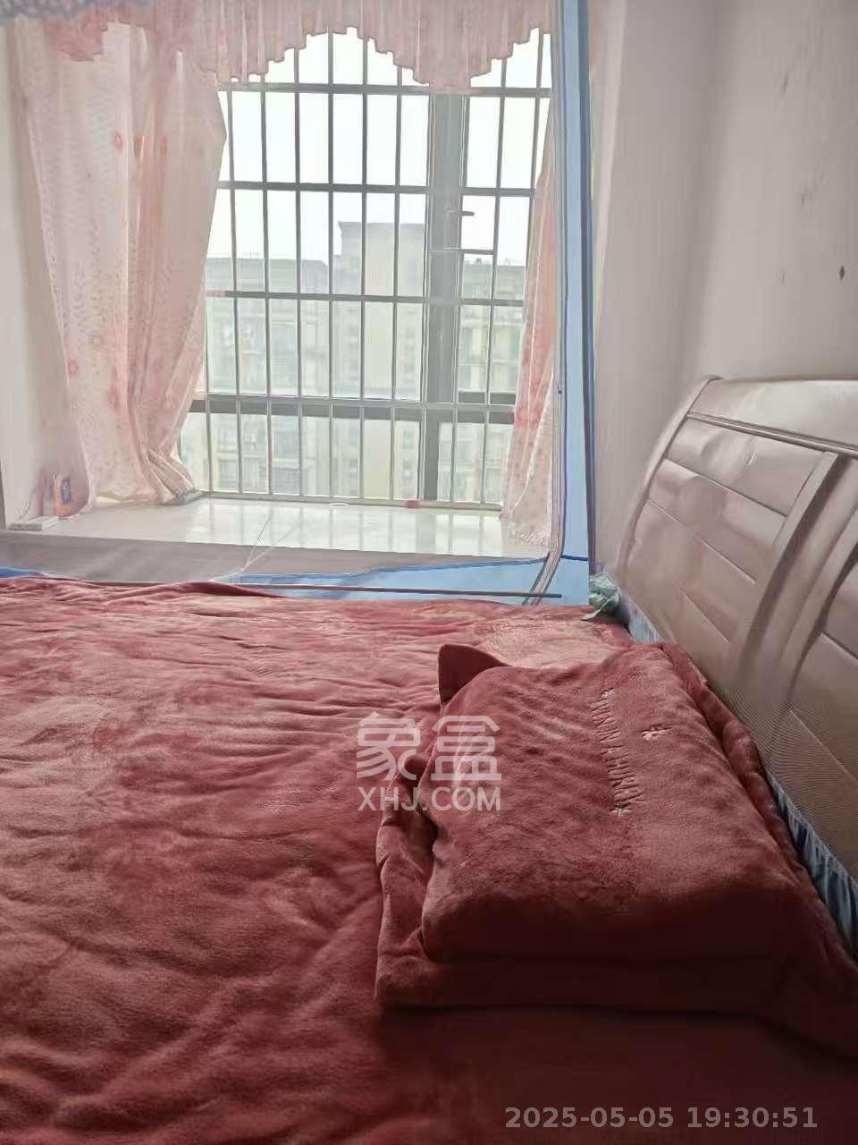 中建麓山和苑  1室2厅1卫   1700.00元/月室内图