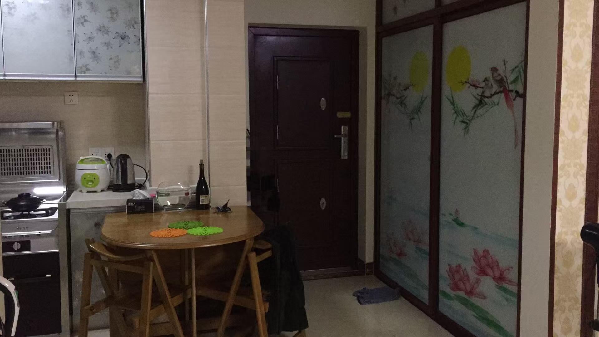 凤翔花园(B区) 2室2厅1卫 80.0万 凤翔花园(B区) 2室2厅1卫 80.0万客厅