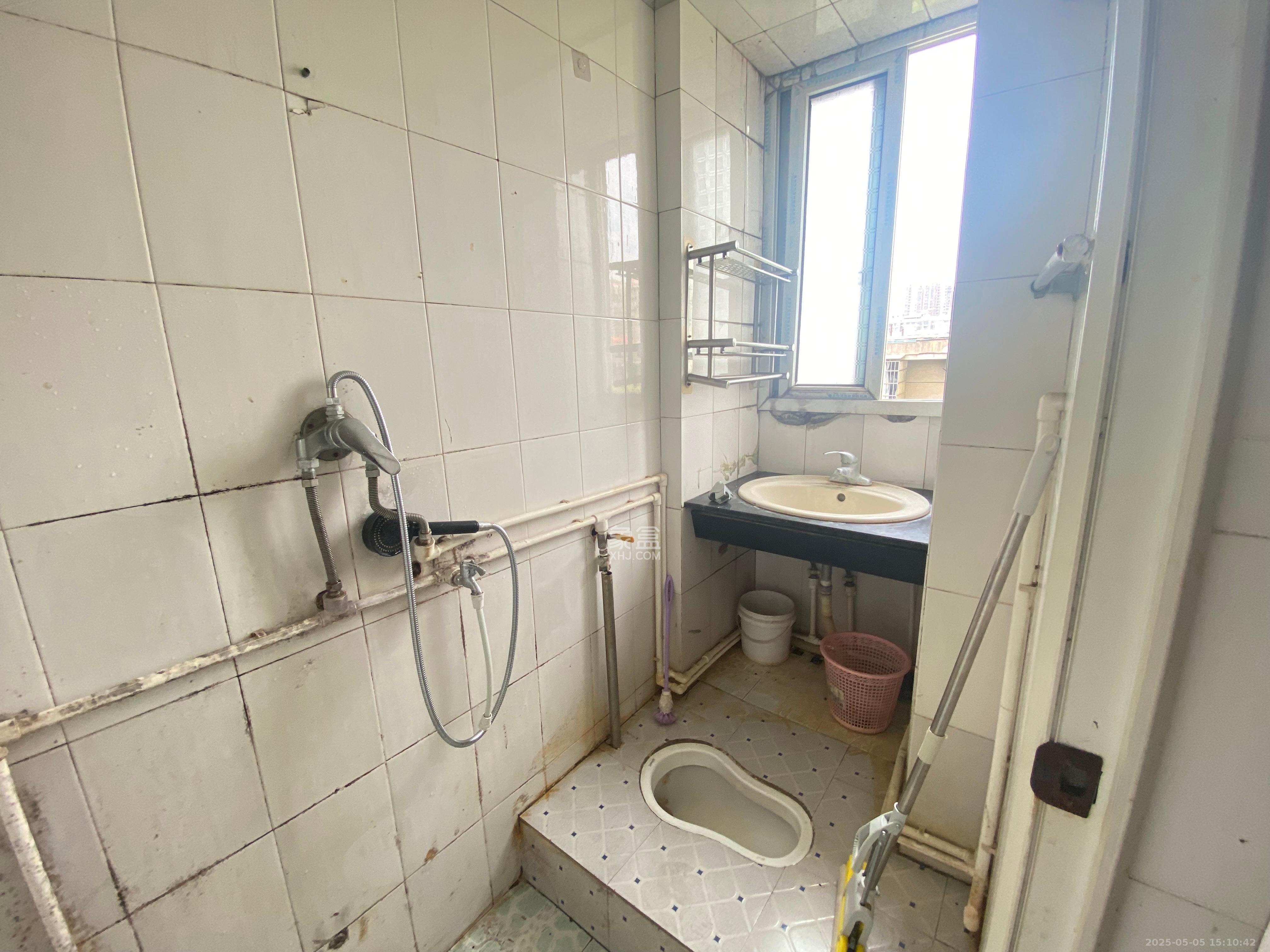 长坡社区  1室1厅1卫    1300.0元/月室内图