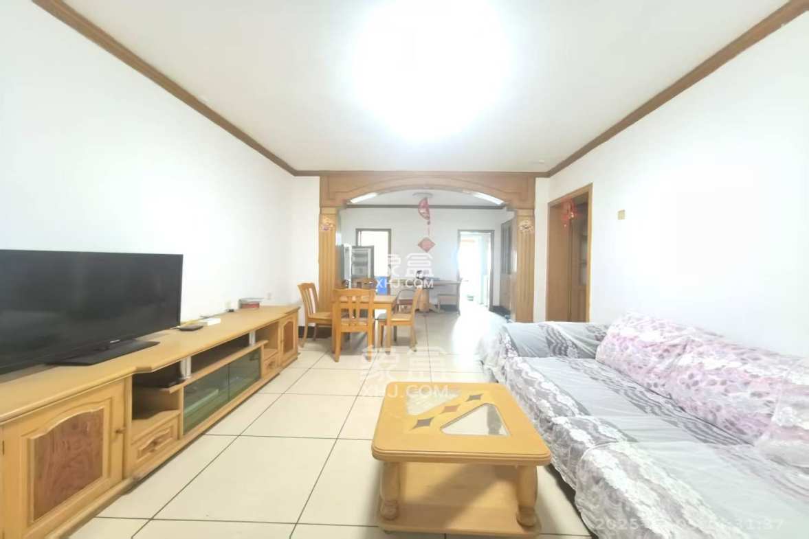 建工集团单位房 4室2厅1卫 2700.0元/月 建工集团单位房 4室2厅1卫 2700.0元/月室内图