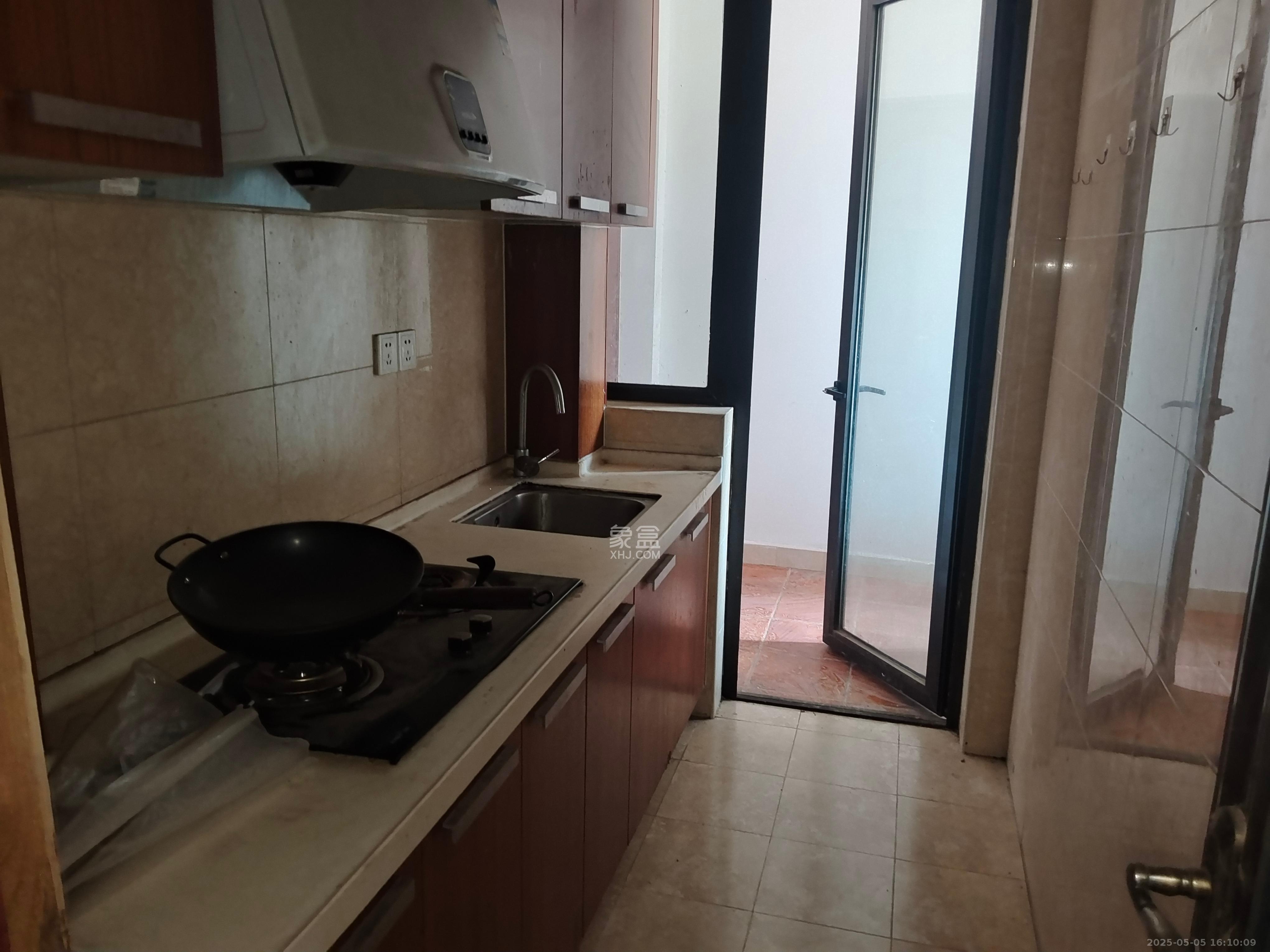 中信凯旋蓝岸(中信新城三期) 1室2厅1卫 2000.0元/月 中信凯旋蓝岸(中信新城三期) 1室2厅1卫 2000.0元/月室内图