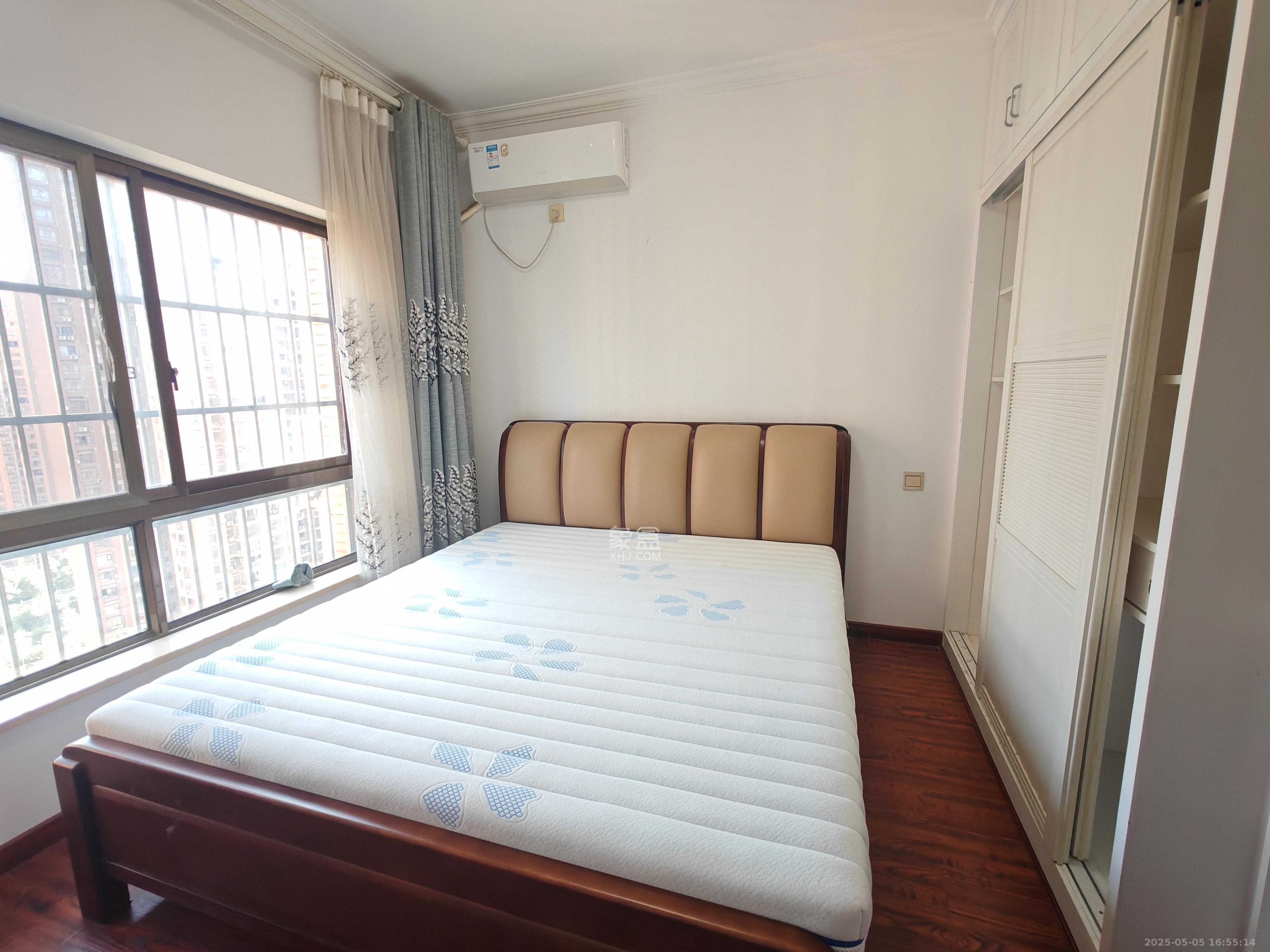家和院  4室2厅2卫   2400.00元/月室内图