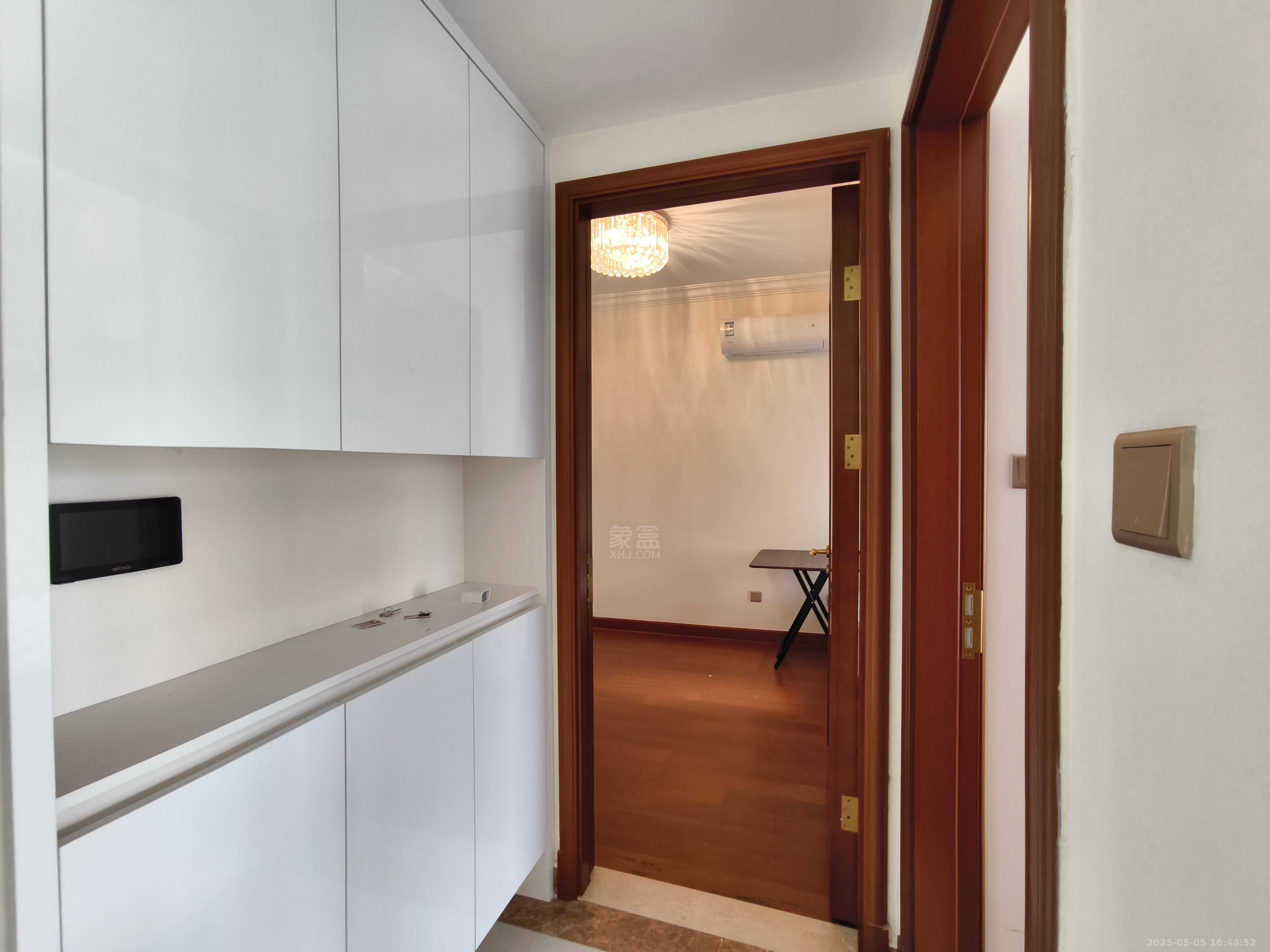 恒大华府 3室2厅1卫 2500.0元/月 恒大华府 3室2厅1卫 2500.0元/月室内图