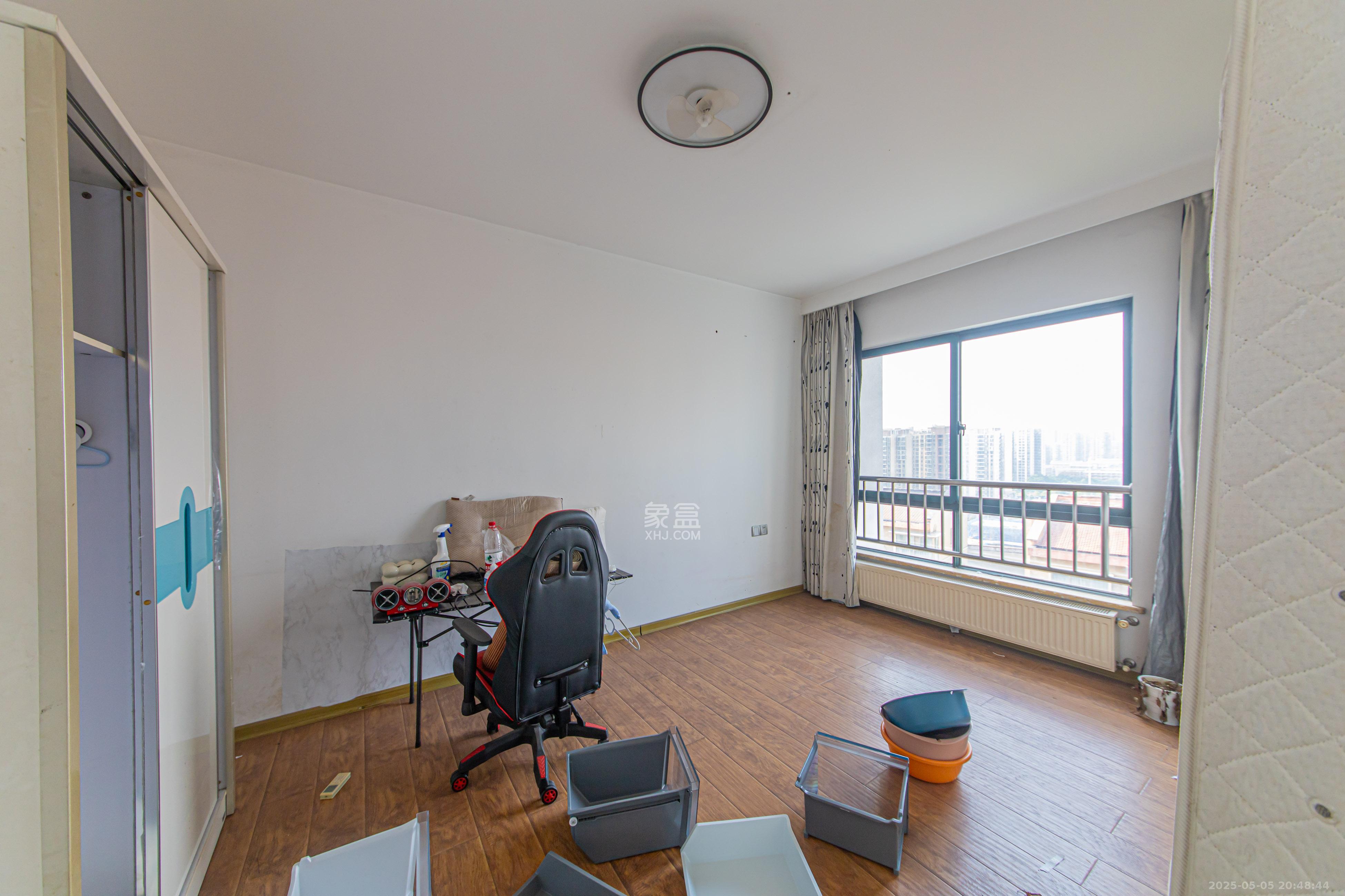 保利花园 3室2厅2卫 115.0万 保利花园 3室2厅2卫 115.0万卧室