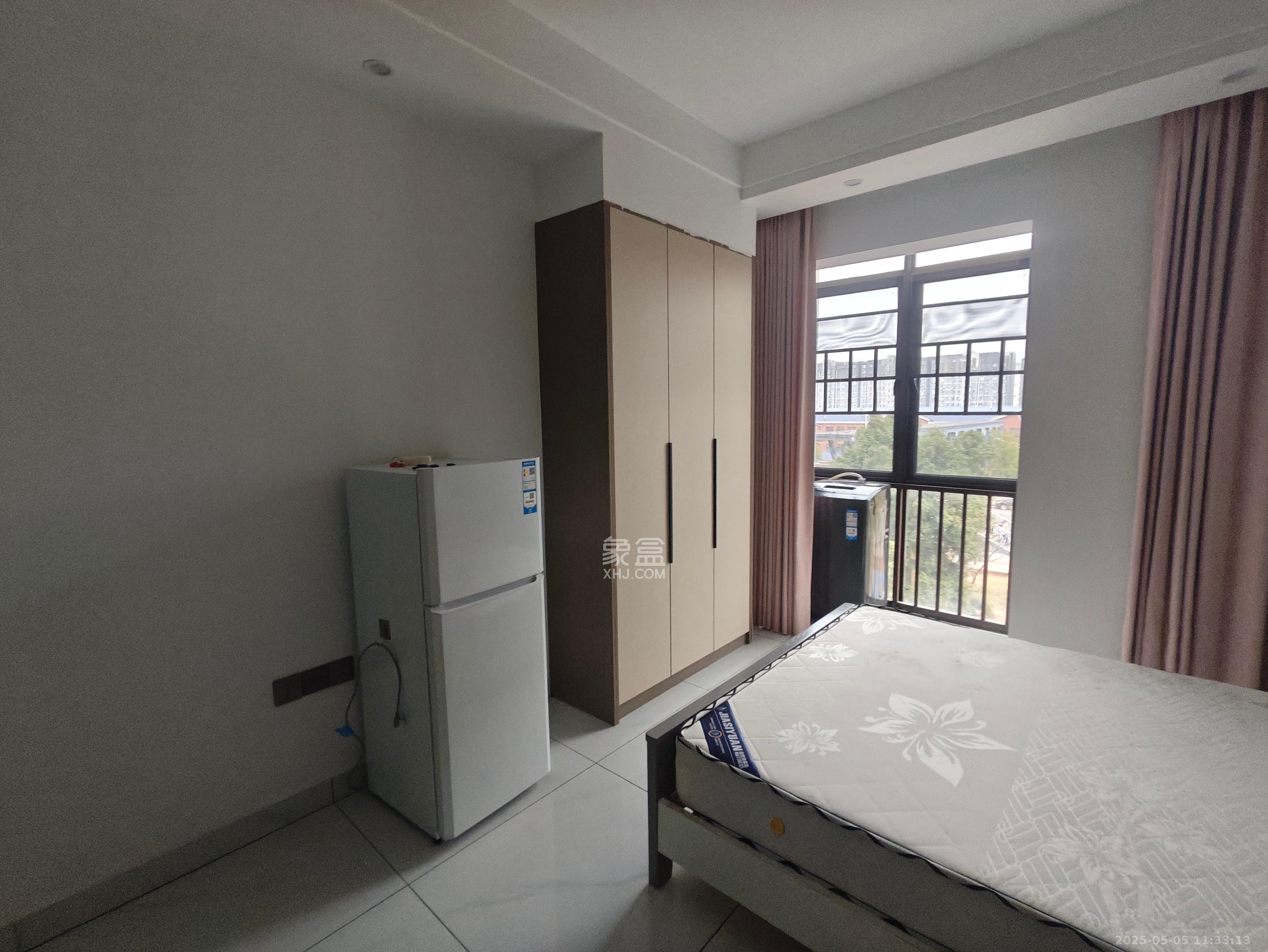 鑫远紫樾香山二期 1室1厅1卫 1400.0元/月 鑫远紫樾香山二期 1室1厅1卫 1400.0元/月室内图