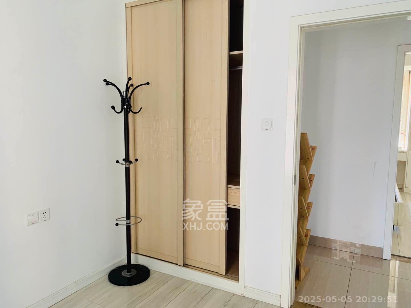麓谷明珠  2室2厅1卫   2400.00元/月室内图