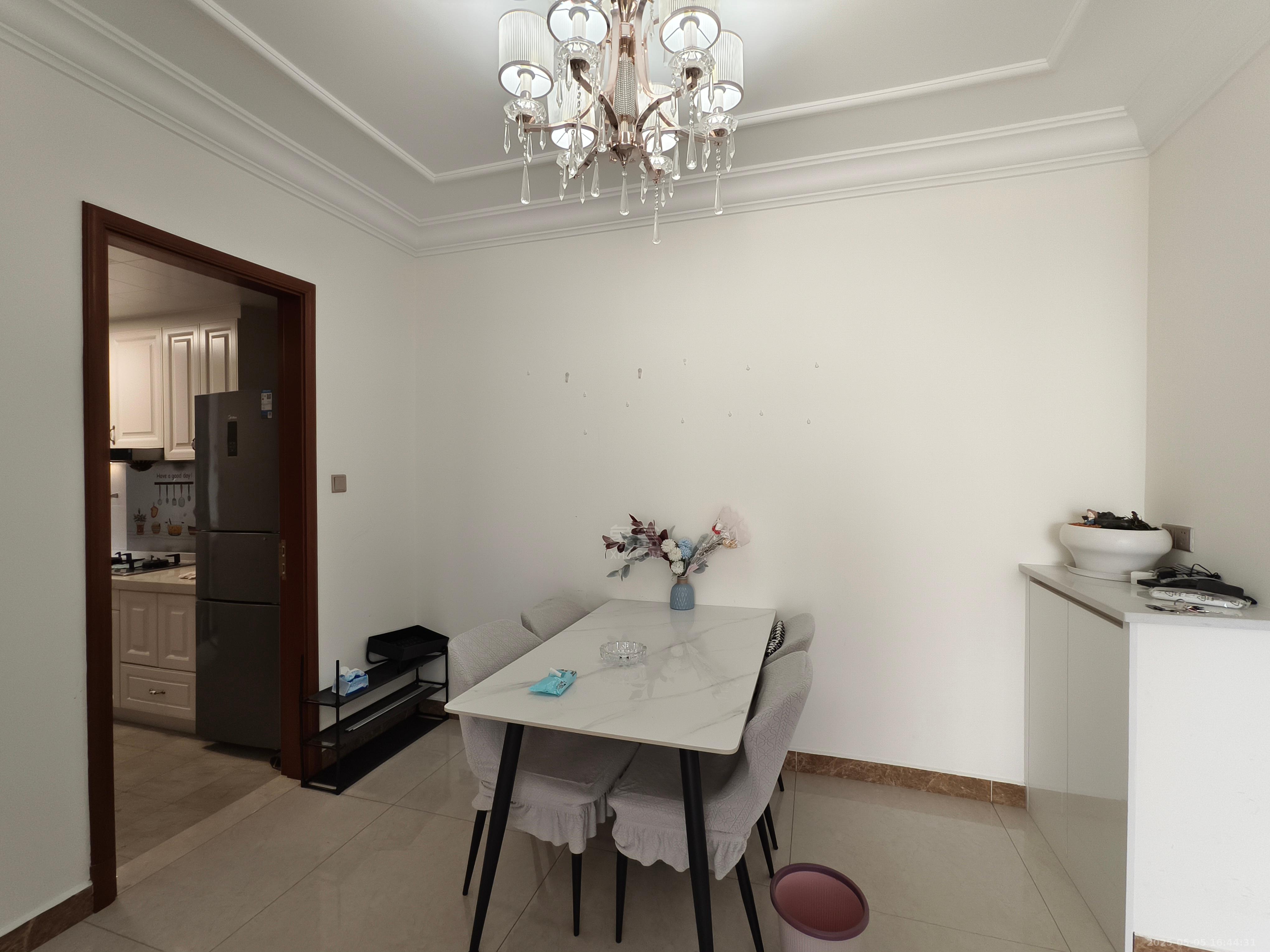 恒大华府 3室2厅1卫 2500.0元/月 恒大华府 3室2厅1卫 2500.0元/月室内图