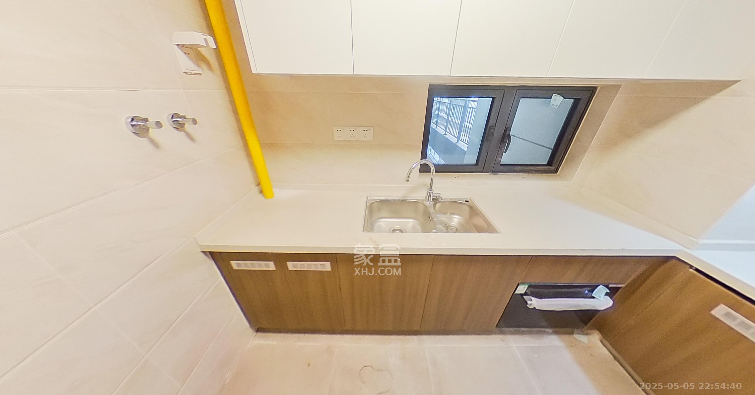 保利恒伟时光印象  4室2厅2卫   135.00万厨房