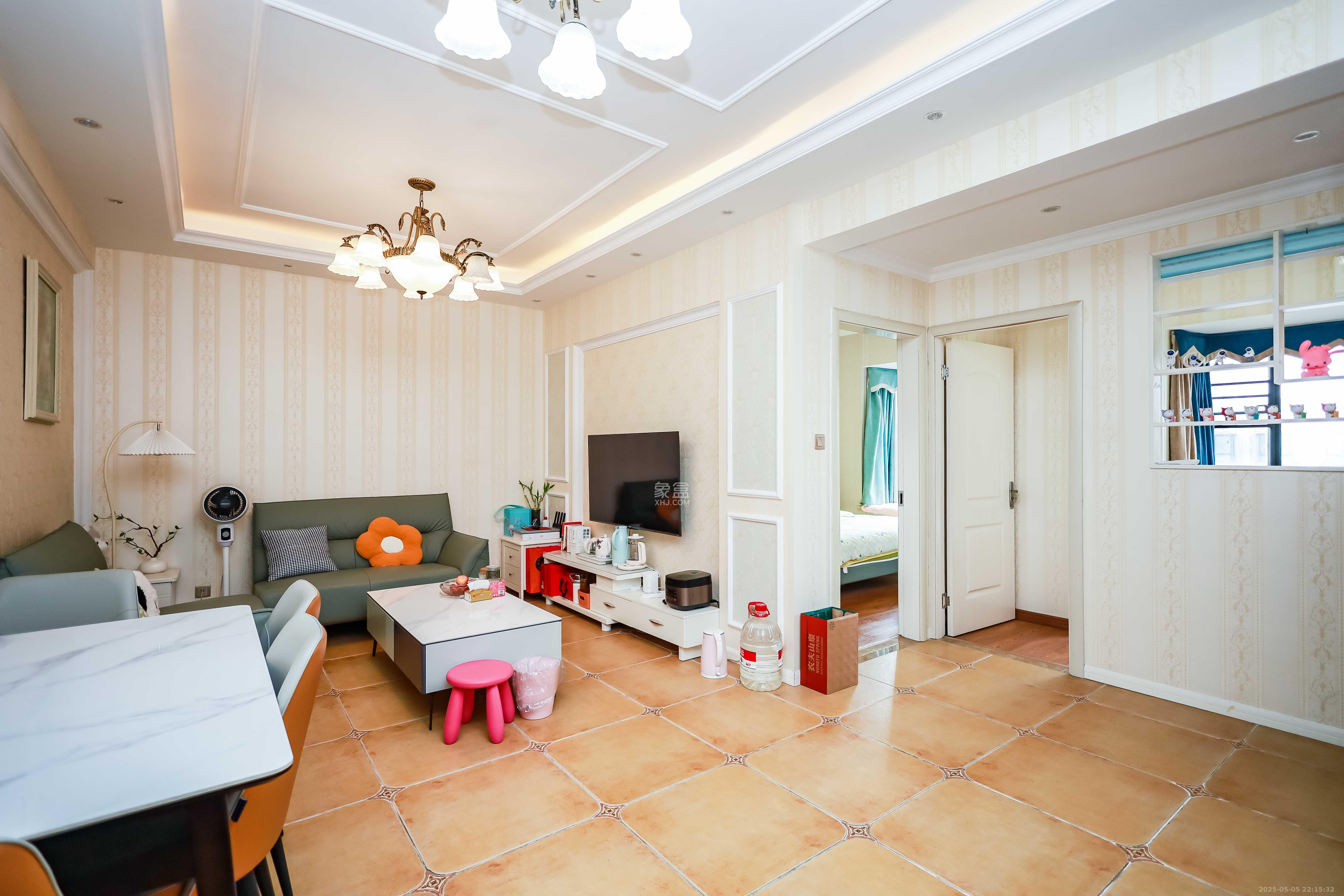 莱茵城  2室2厅1卫    58.0万 莱茵城  2室2厅1卫    58.0万客厅