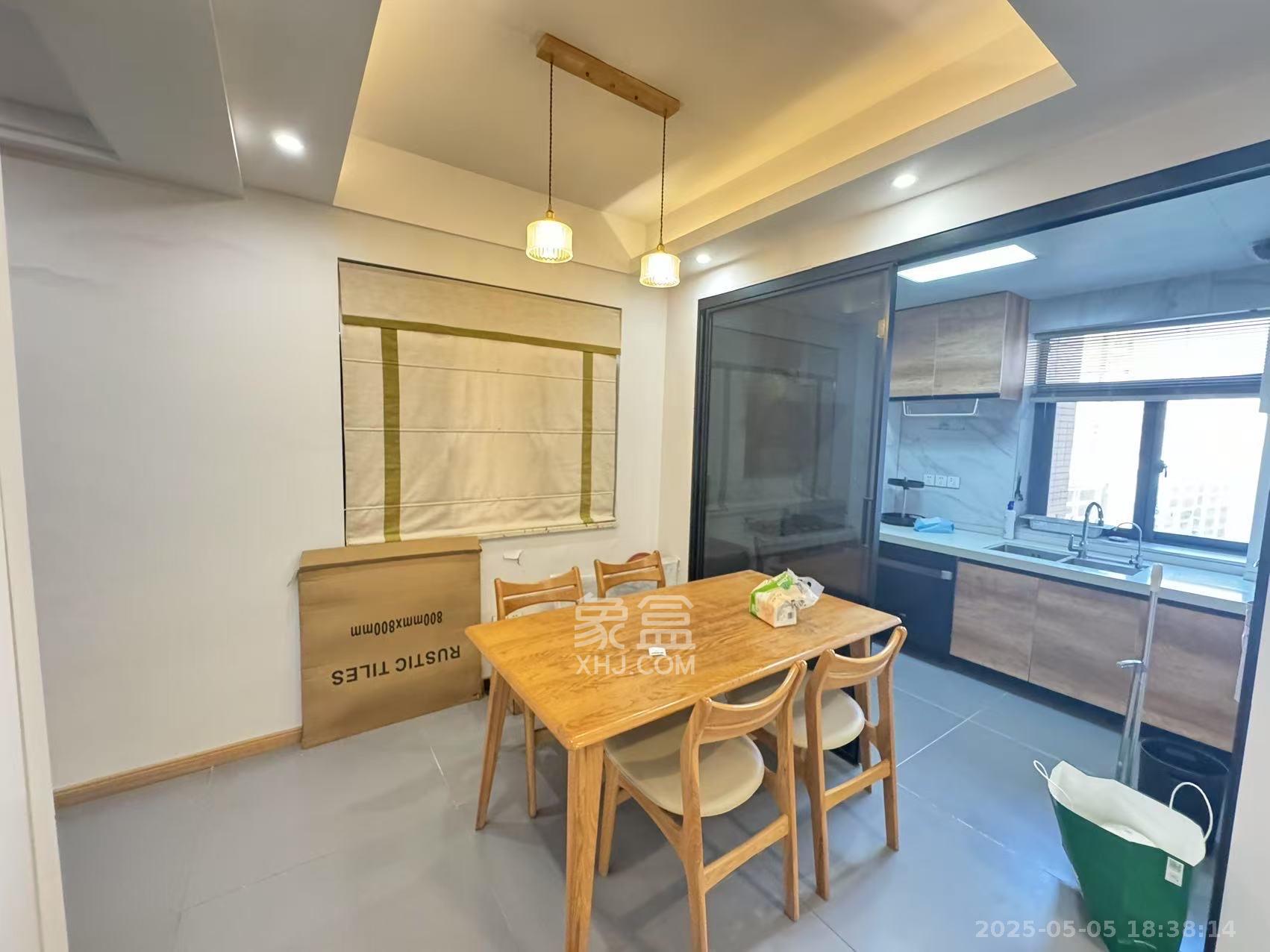 西子湖畔沃府  3室2厅2卫   3600.00元/月室内图