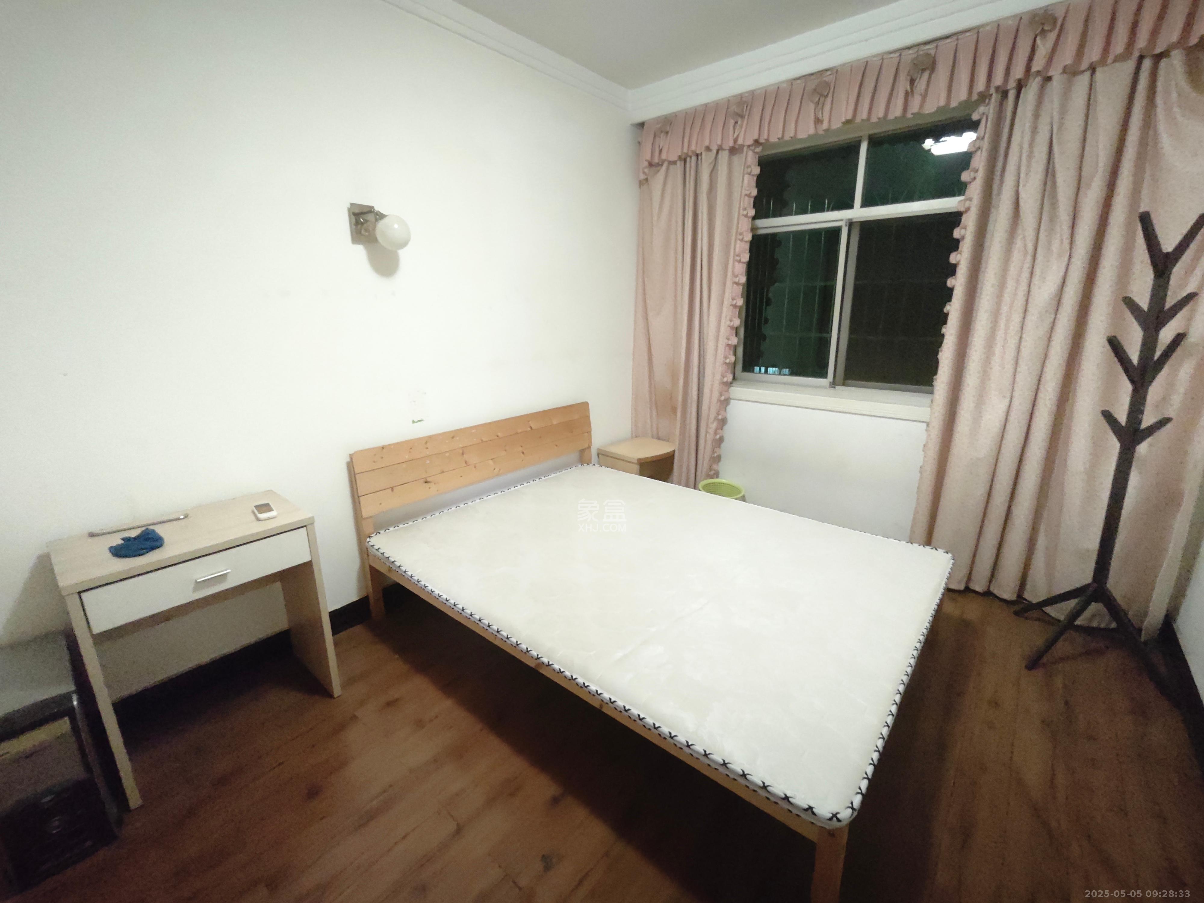 黄泥岭社区  2室1厅1卫   1700.00元/月室内图