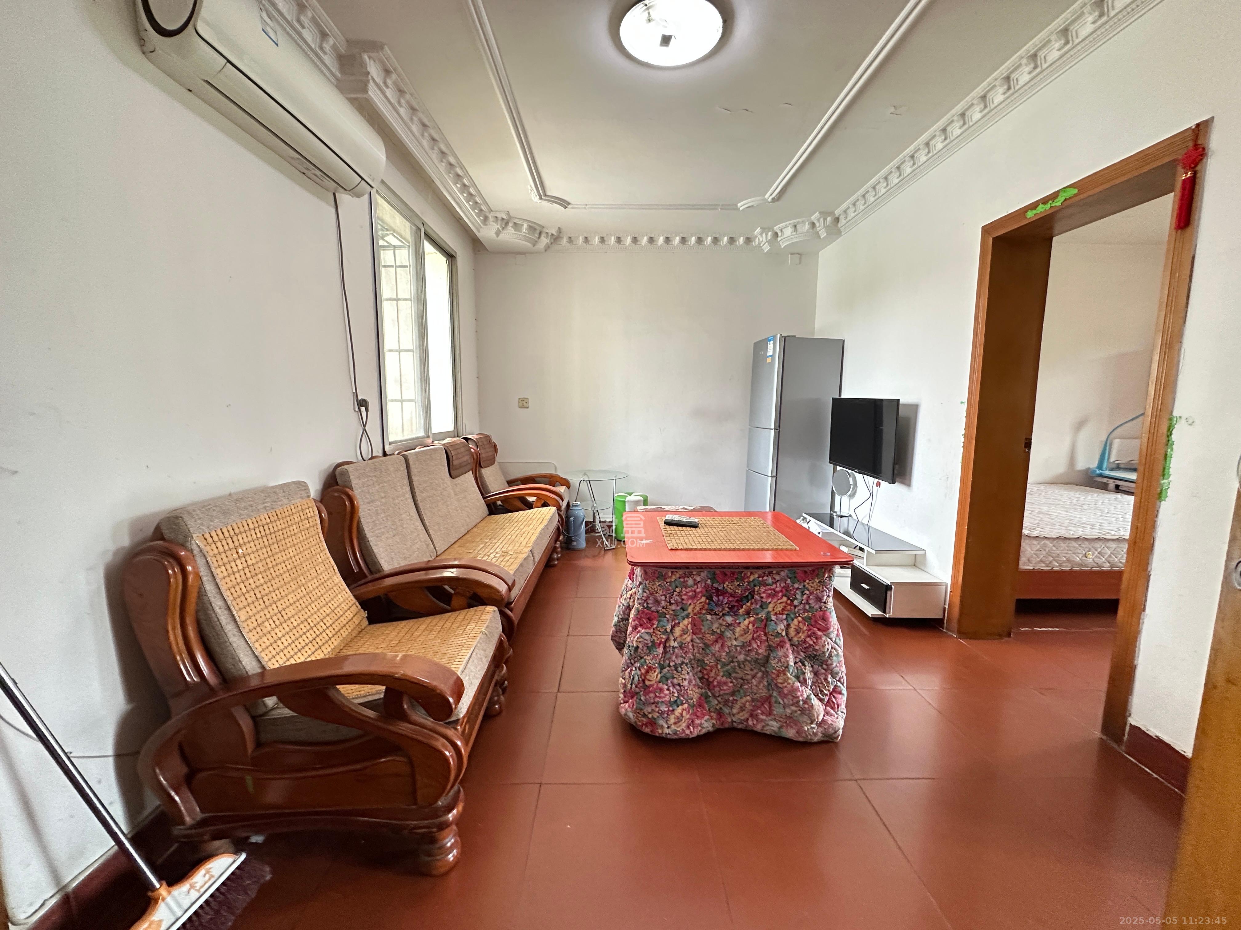 桔园小区1-8片 2室1厅1卫 1100.0元/月 桔园小区1-8片 2室1厅1卫 1100.0元/月室内图