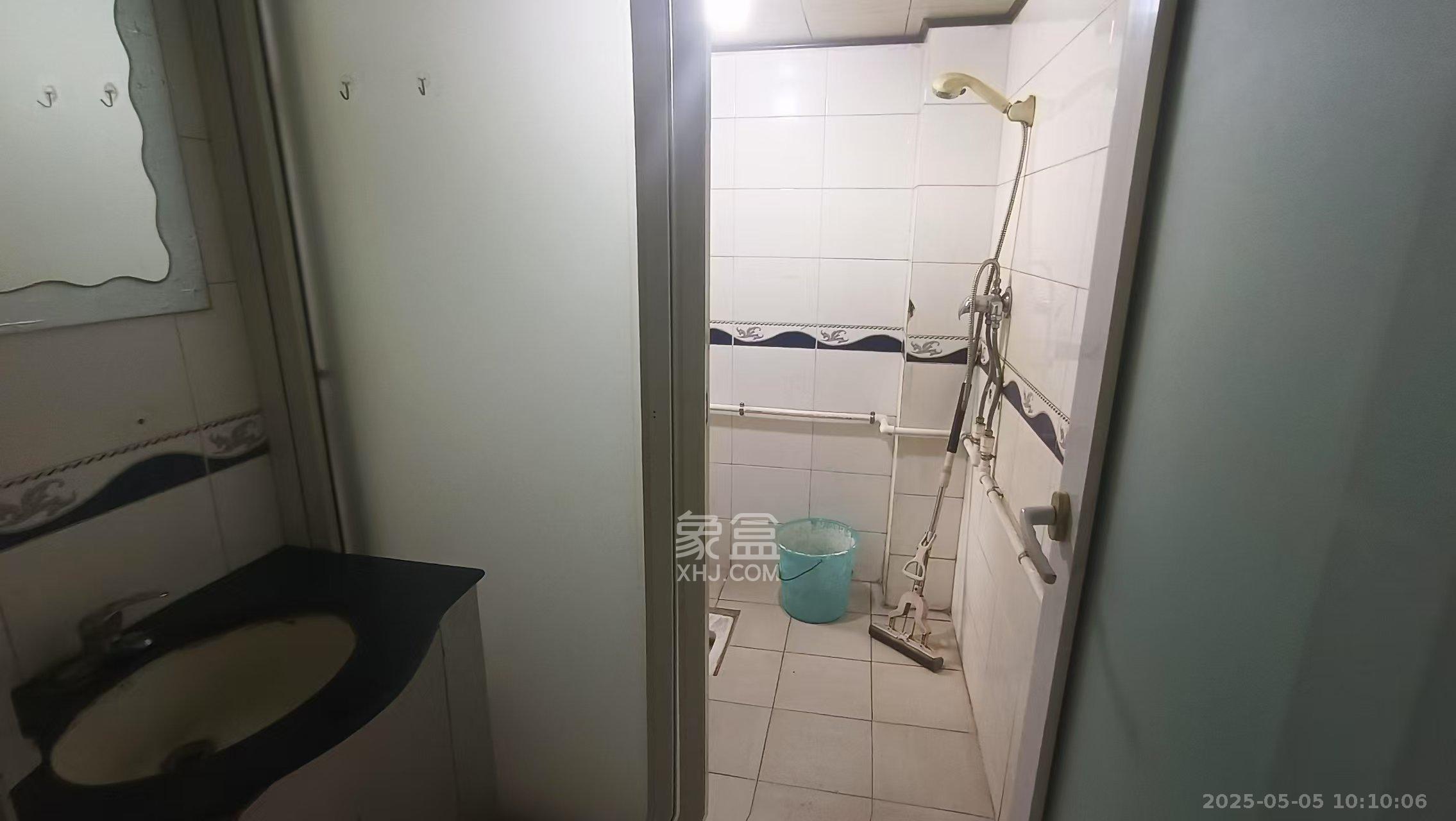 新星小区  3室2厅1卫   1600.00元/月室内图