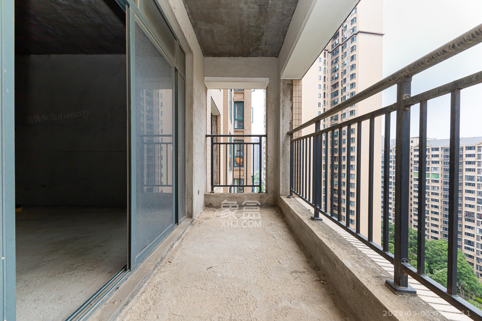 金湘苑(星澜之悦) 4室2厅2卫 85.0万 金湘苑(星澜之悦) 4室2厅2卫 85.0万阳台