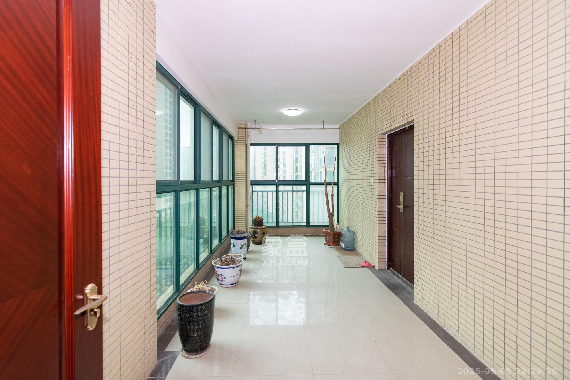 富基世纪公园  5室2厅2卫   102.00万其他