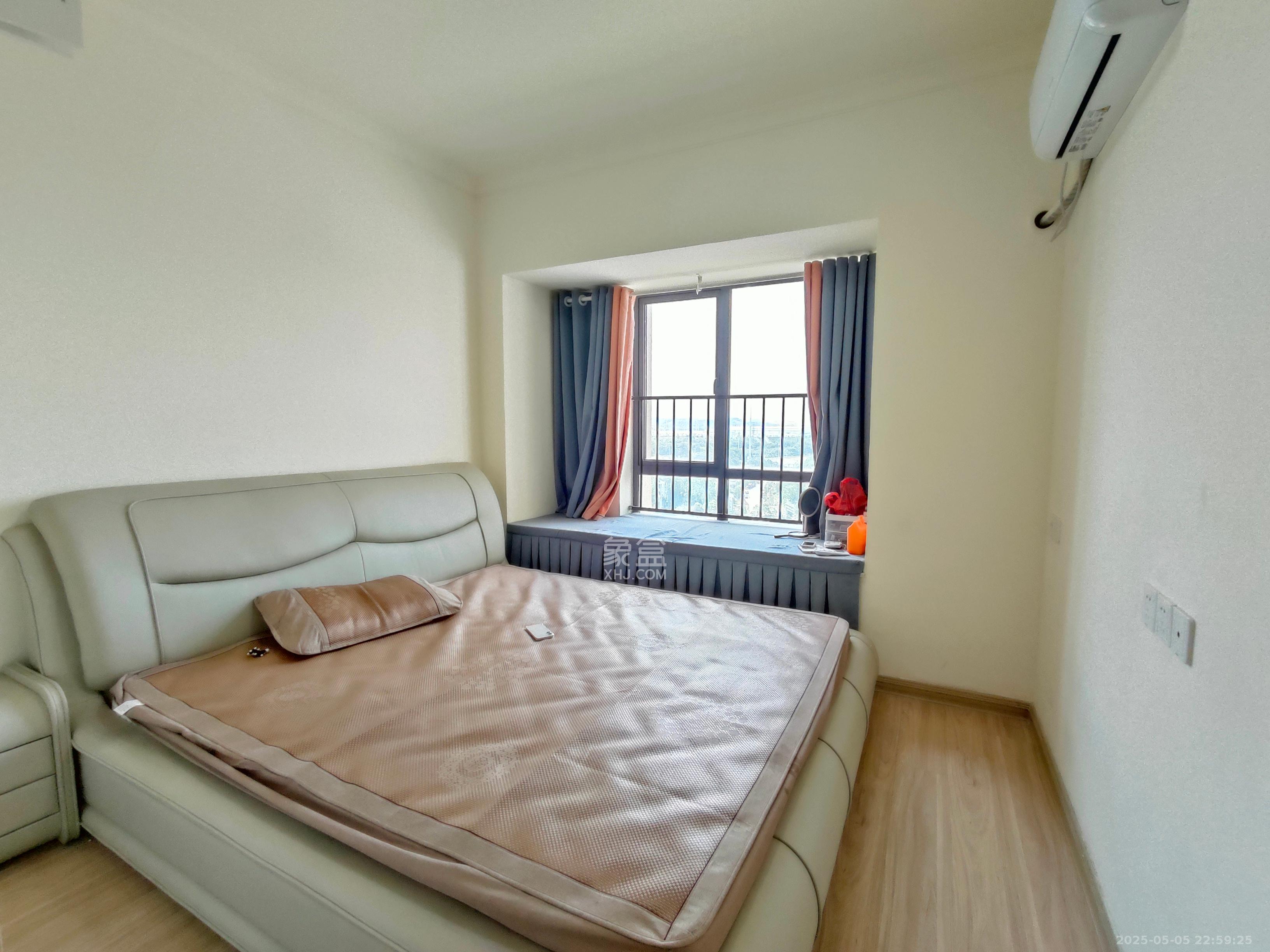 碧桂园南城首府(东宸林海)  3室2厅2卫    2600.0元/月 碧桂园南城首府(东宸林海)  3室2厅2卫    2600.0元/月室内图