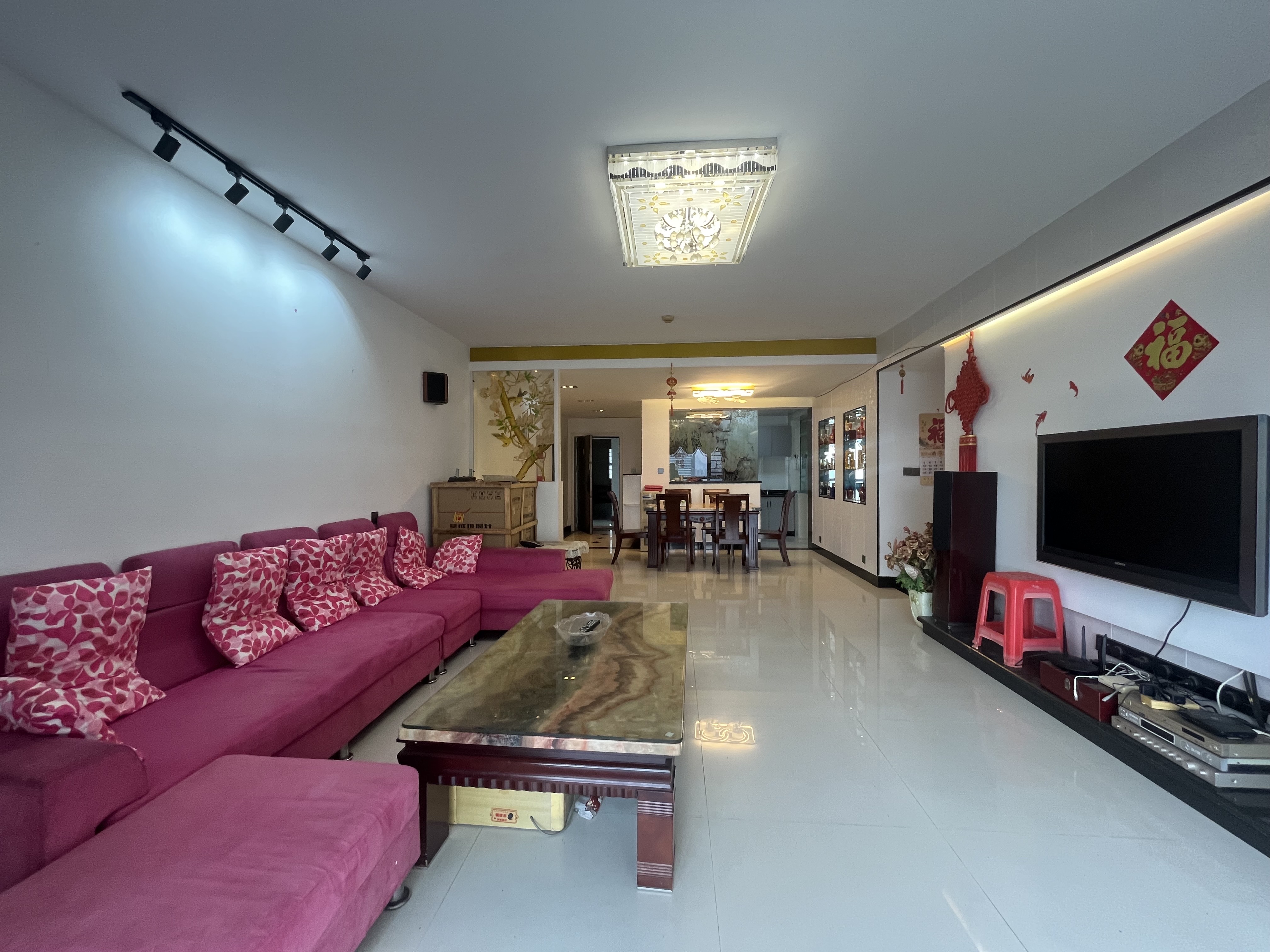 香江城市花园 3室2厅2卫 2600.0元/月 香江城市花园 3室2厅2卫 2600.0元/月室内图