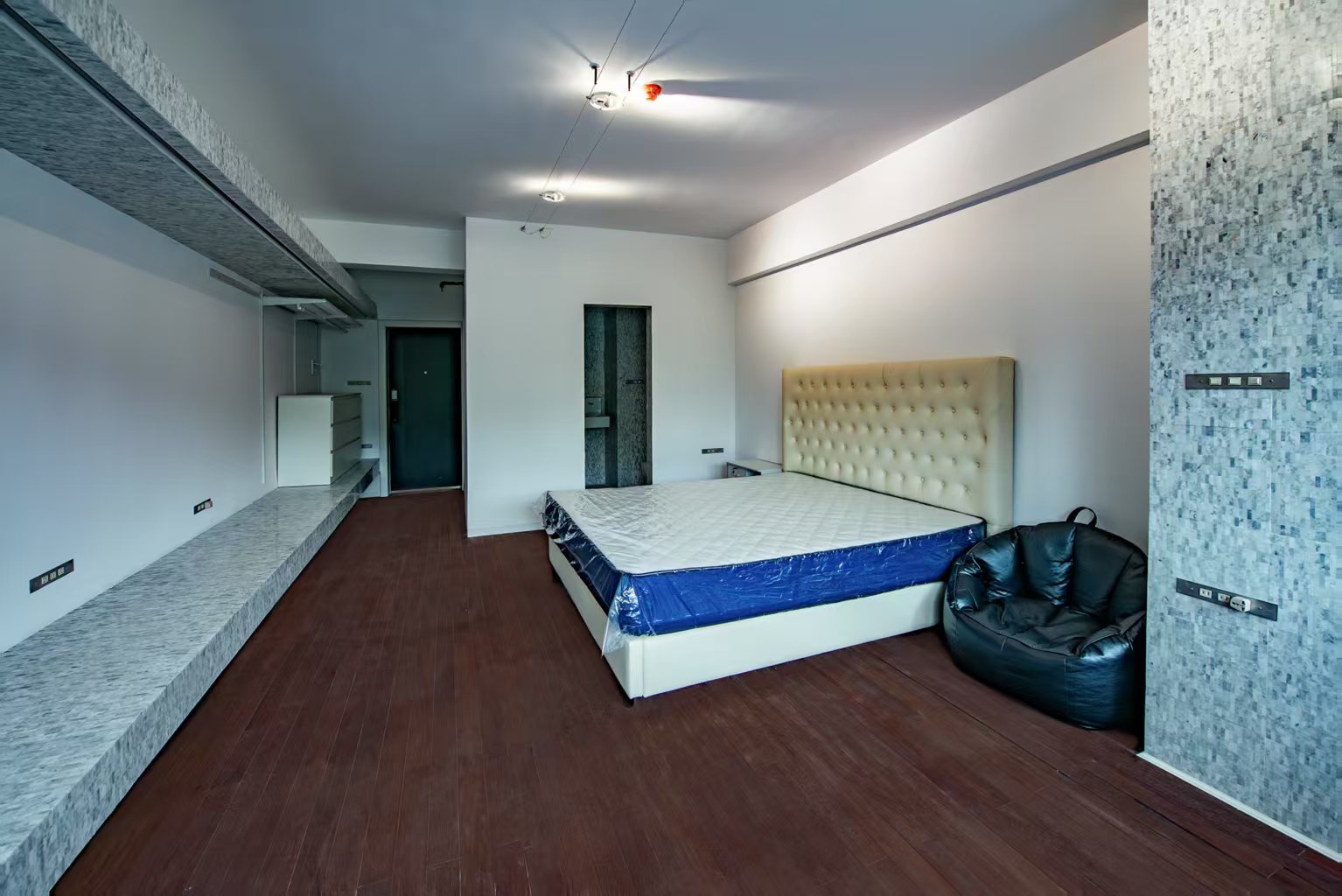 东方曼哈顿 1室1厅1卫 1600.0元/月 东方曼哈顿 1室1厅1卫 1600.0元/月室内图