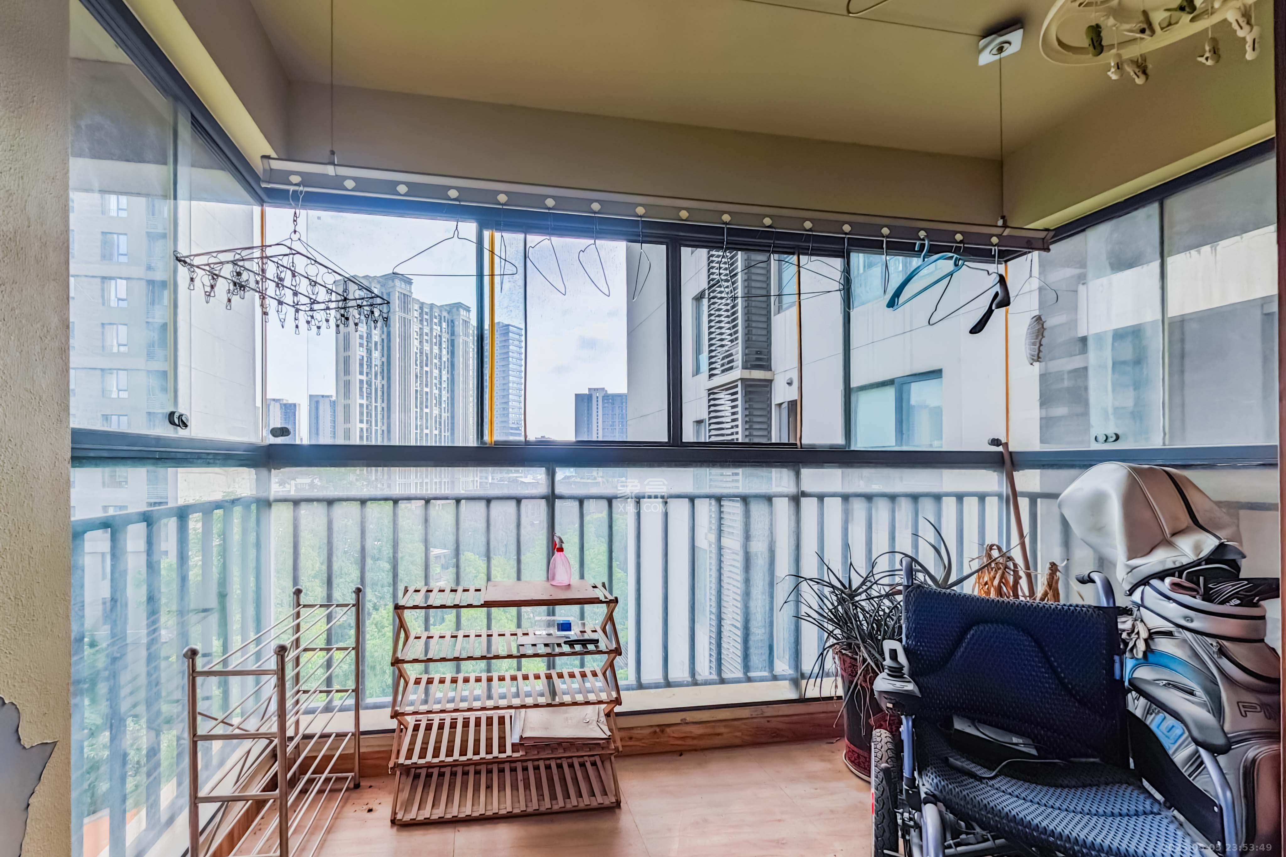 万科金域华府三四期 4室2厅2卫 126.0万 万科金域华府三四期 4室2厅2卫 126.0万阳台