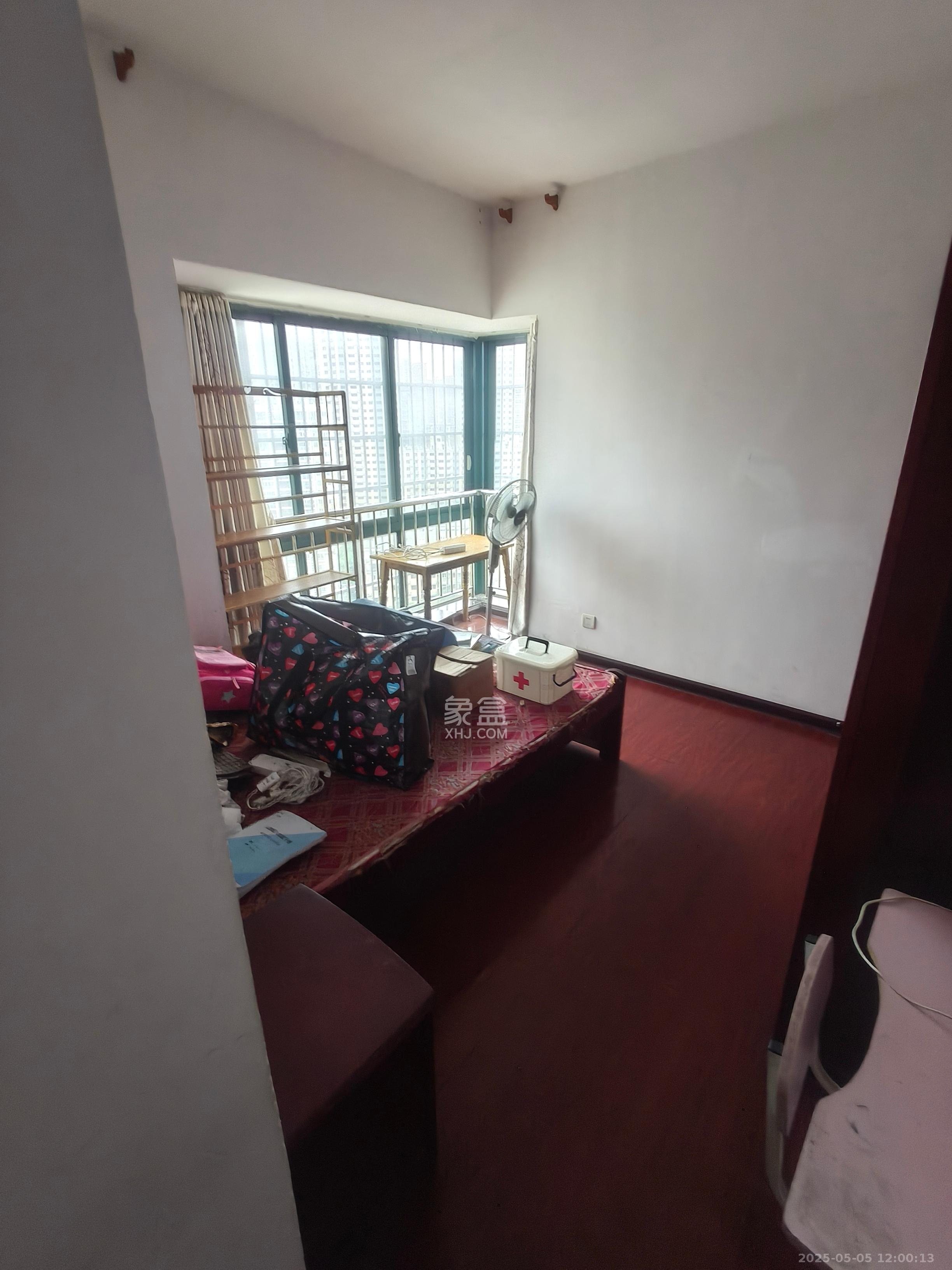 华天LOHO小镇 3室2厅2卫 1600.0元/月 华天LOHO小镇 3室2厅2卫 1600.0元/月室内图