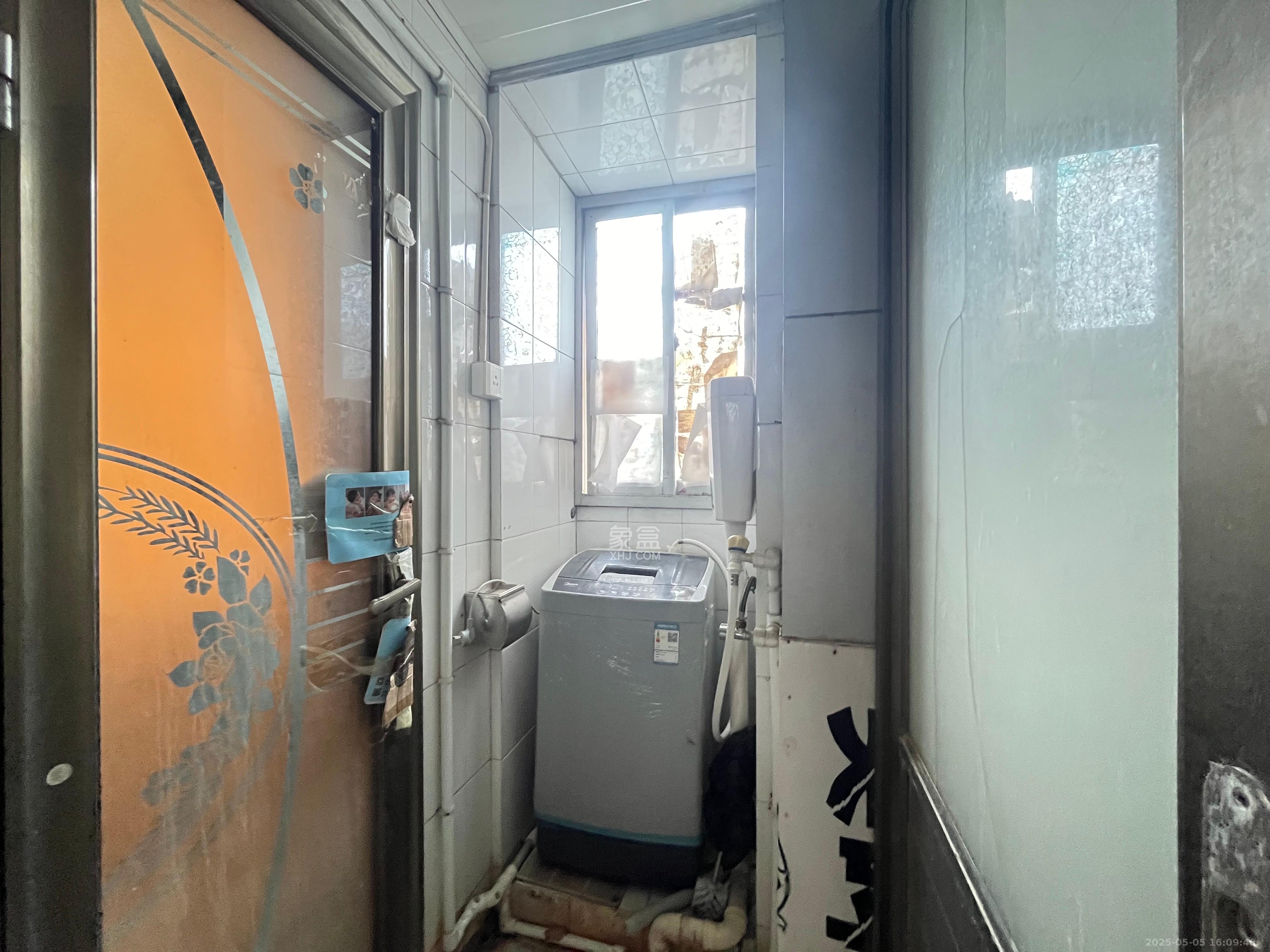 中南石油局宿舍 3室1厅1卫 1700.0元/月 中南石油局宿舍 3室1厅1卫 1700.0元/月室内图