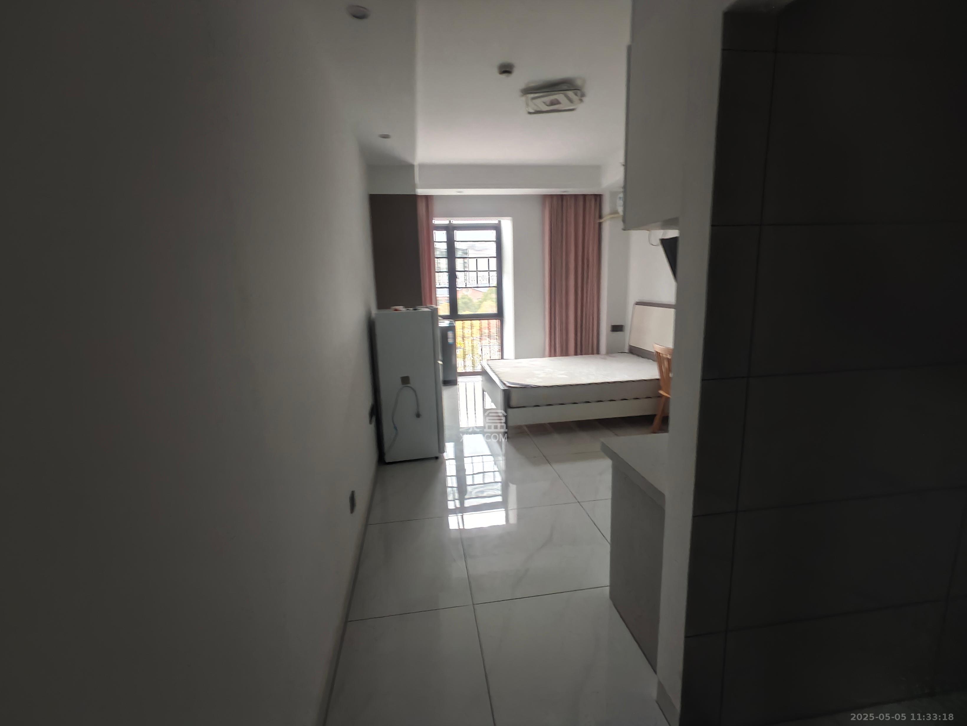 鑫远紫樾香山二期 1室1厅1卫 1400.0元/月 鑫远紫樾香山二期 1室1厅1卫 1400.0元/月室内图