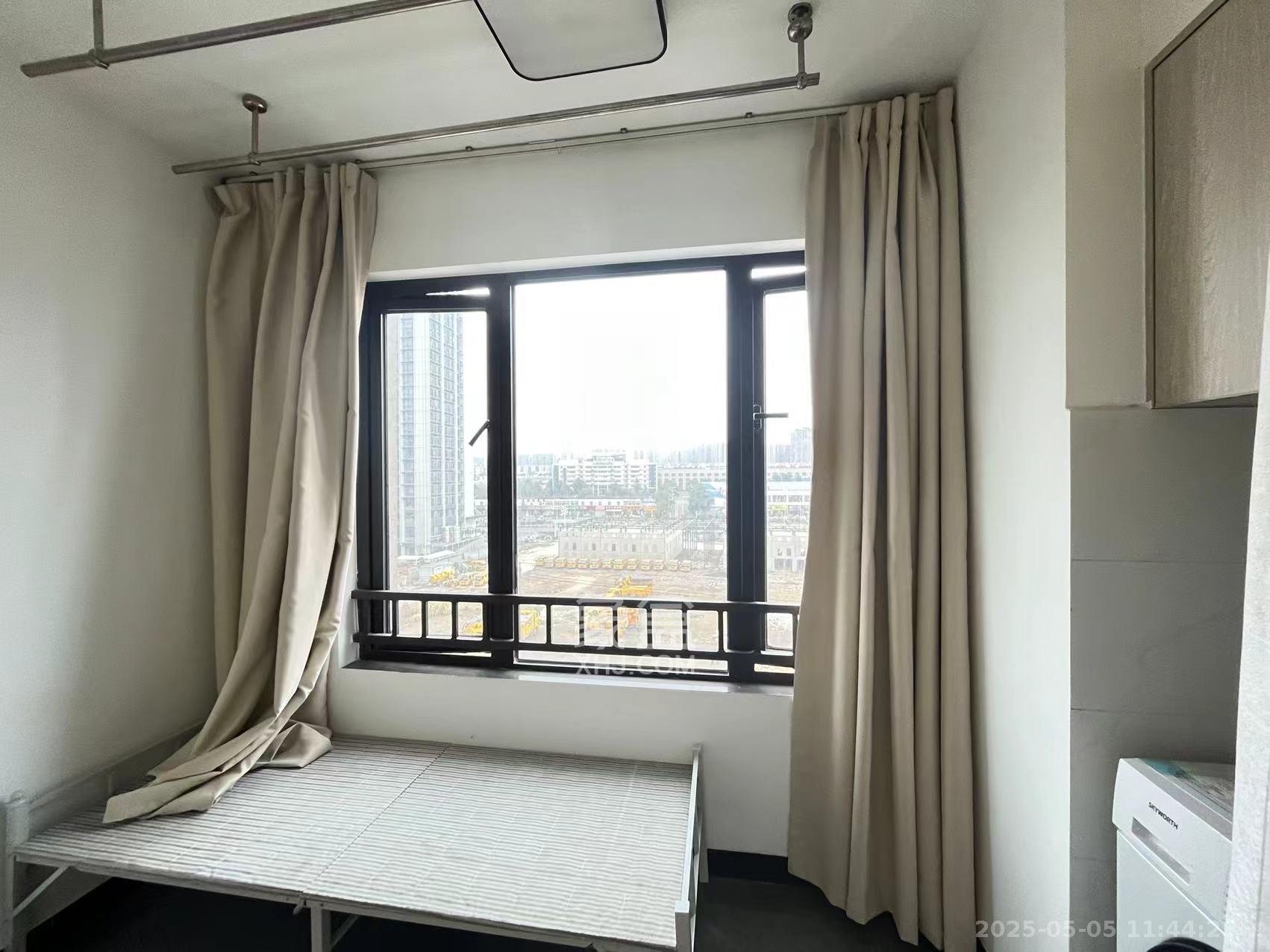 中海珑悦府  1室1厅1卫   1400.00元/月室内图