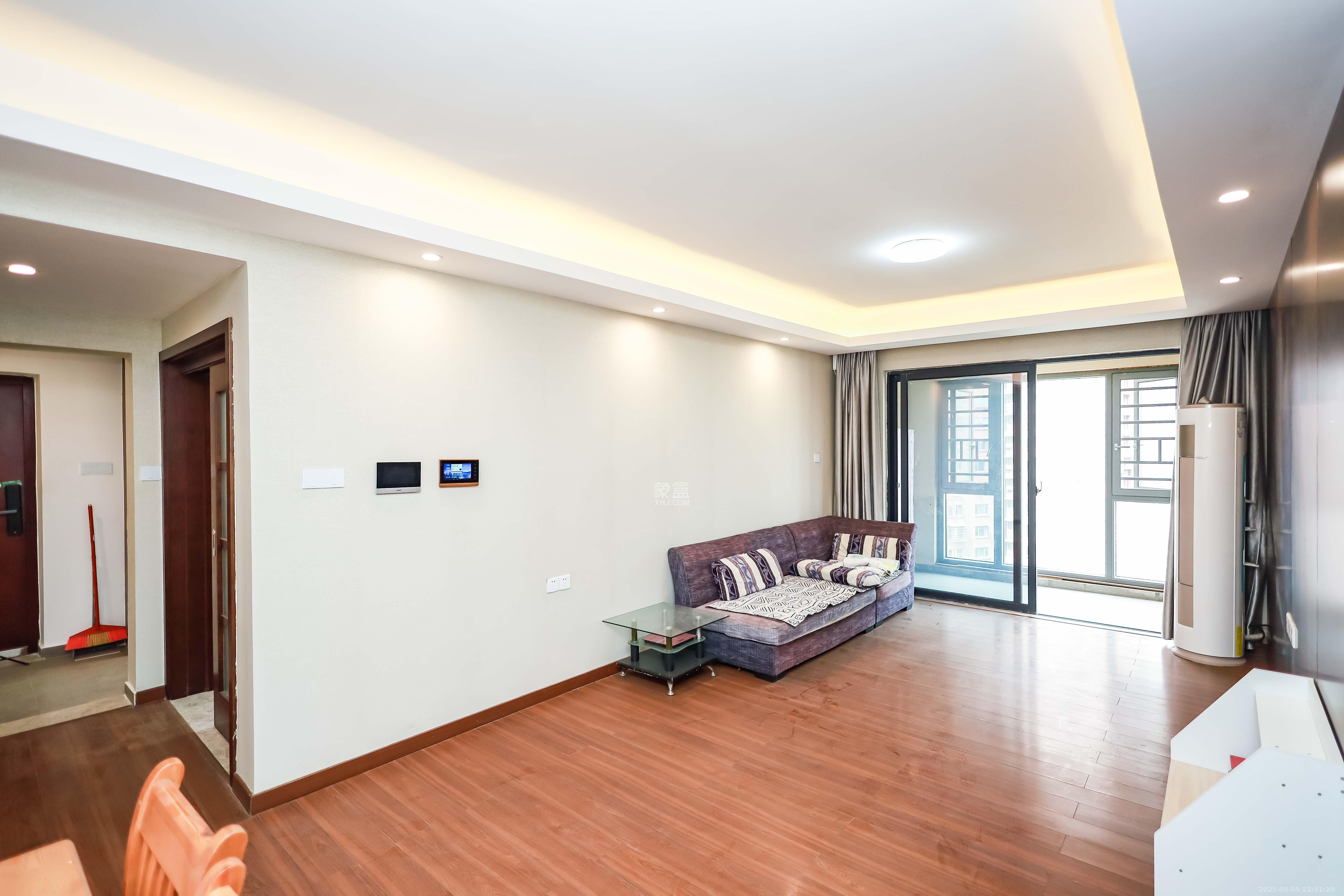 荣泰广场 3室1厅1卫 80.0万 荣泰广场 3室1厅1卫 80.0万客厅