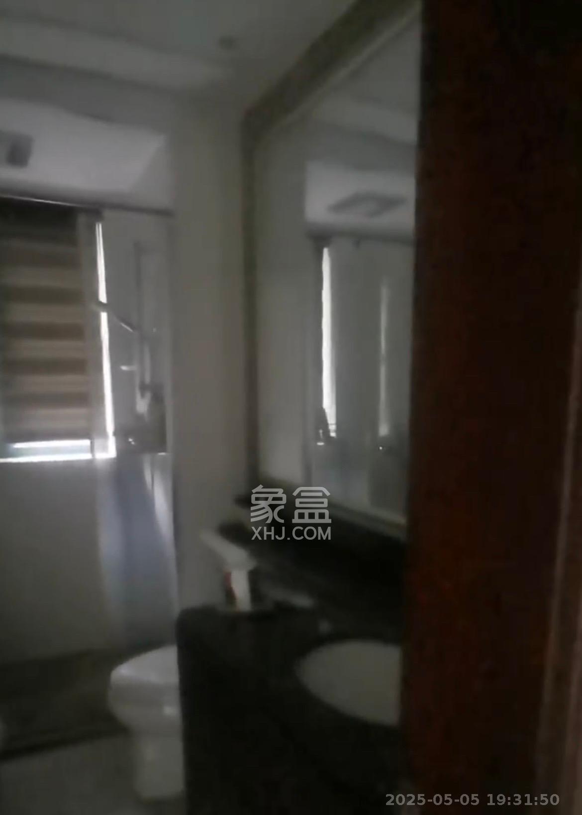 恒大绿洲  1室2厅1卫    3200.0元/月室内图