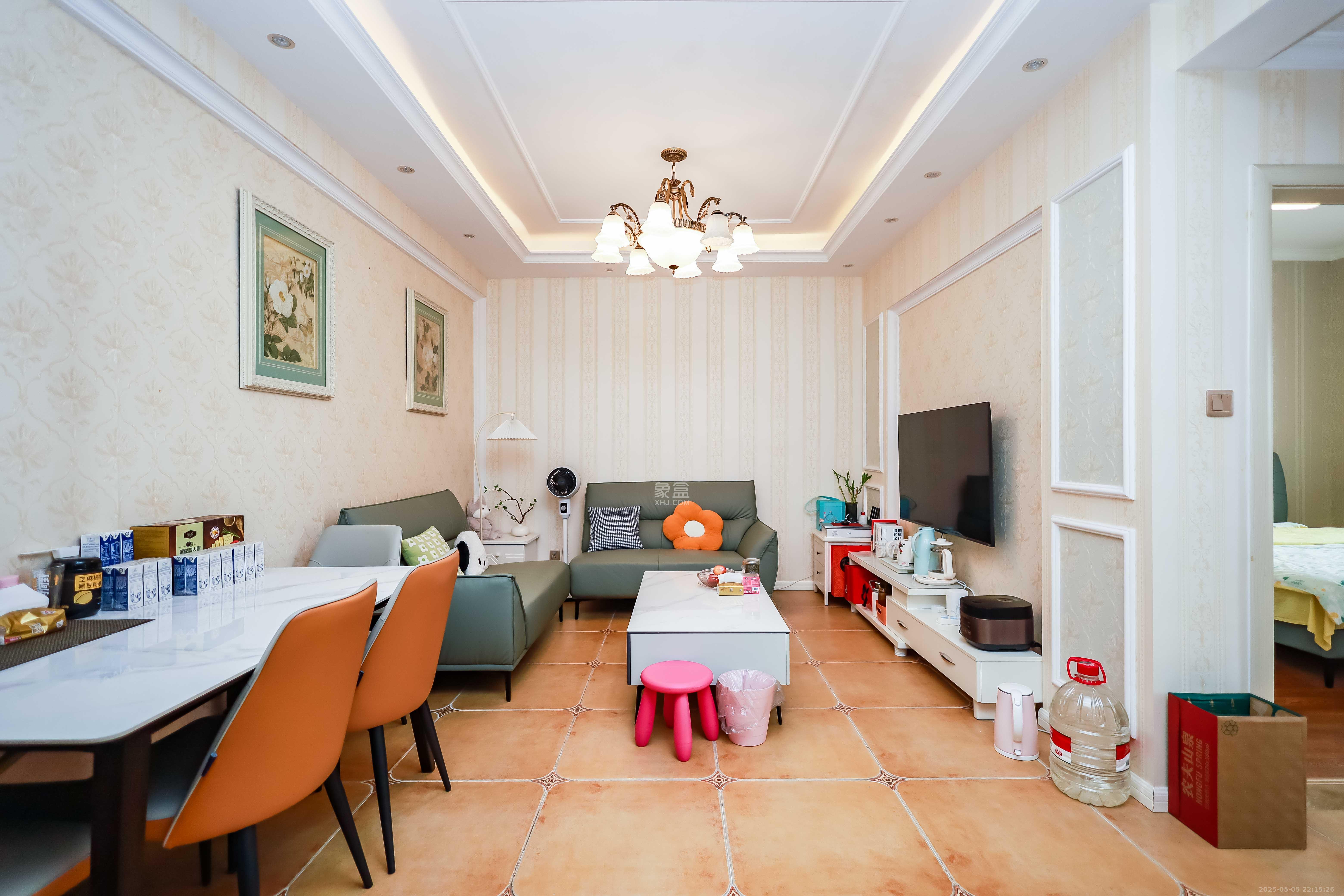 莱茵城  2室2厅1卫    58.0万 莱茵城  2室2厅1卫    58.0万客厅