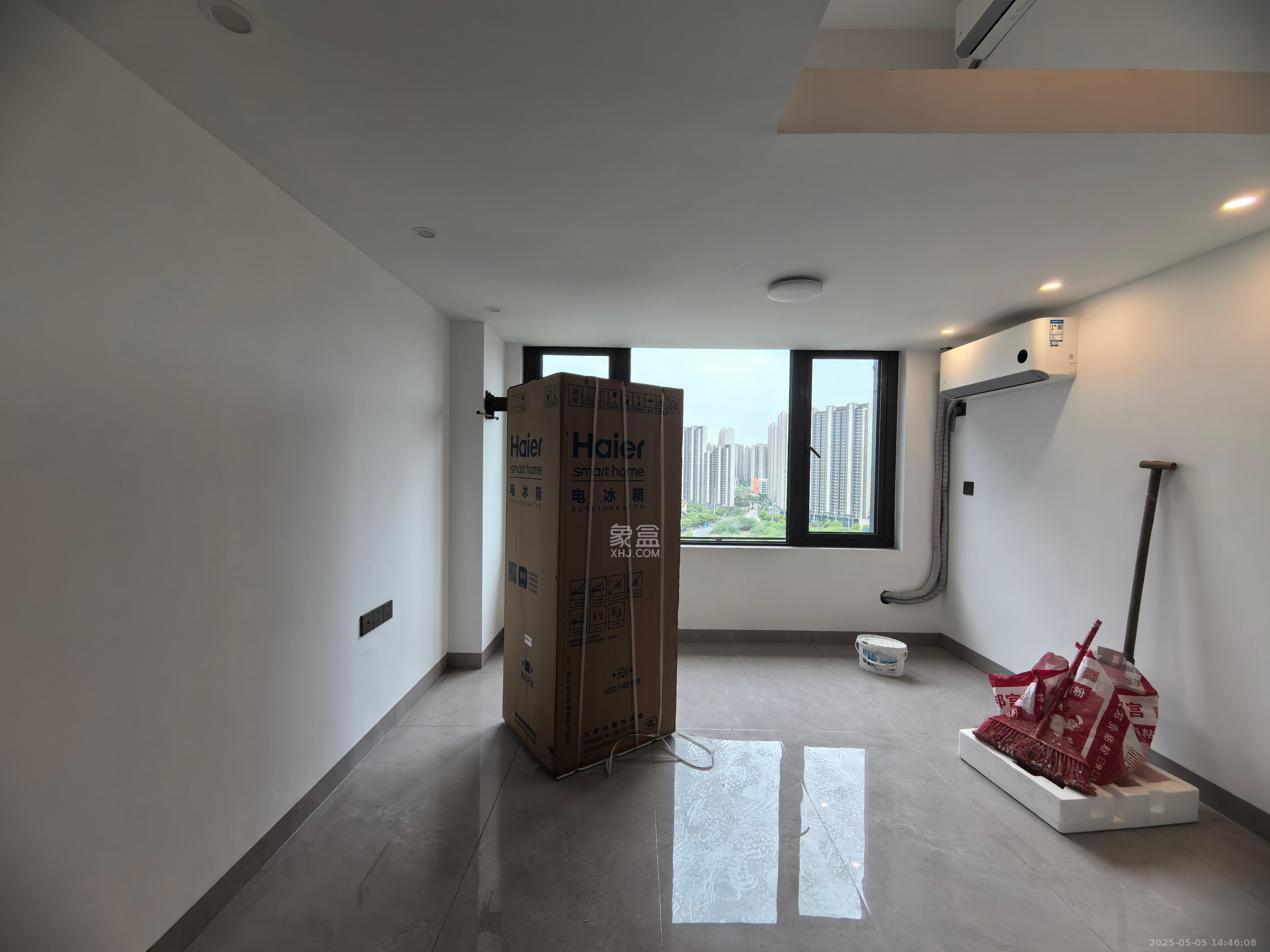 万科紫台  2室1厅1卫    2400.0元/月 万科紫台  2室1厅1卫    2400.0元/月室内图1