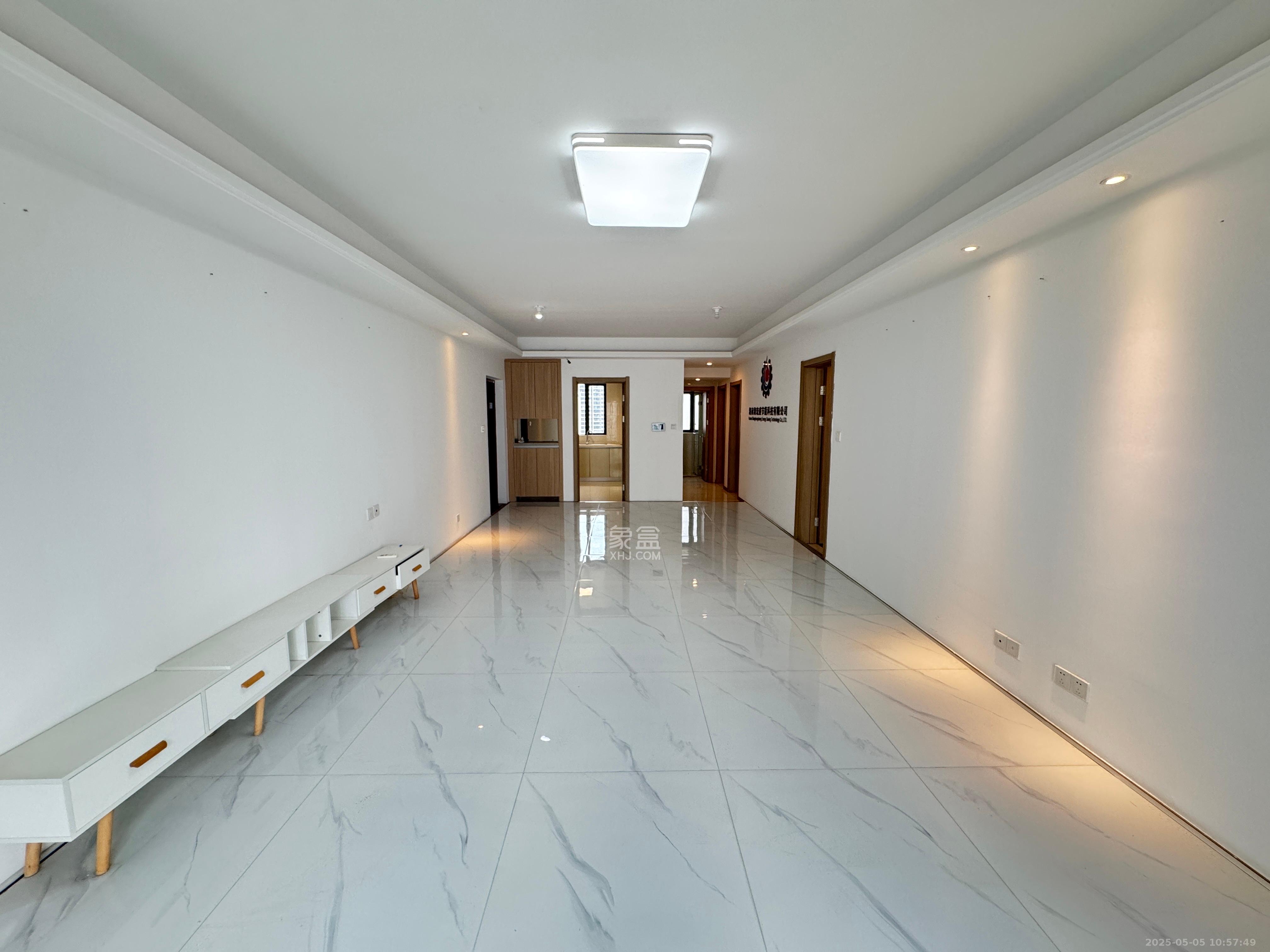 长沙高铁吾悦广场 3室2厅2卫 3000.0元/月 长沙高铁吾悦广场 3室2厅2卫 3000.0元/月室内图