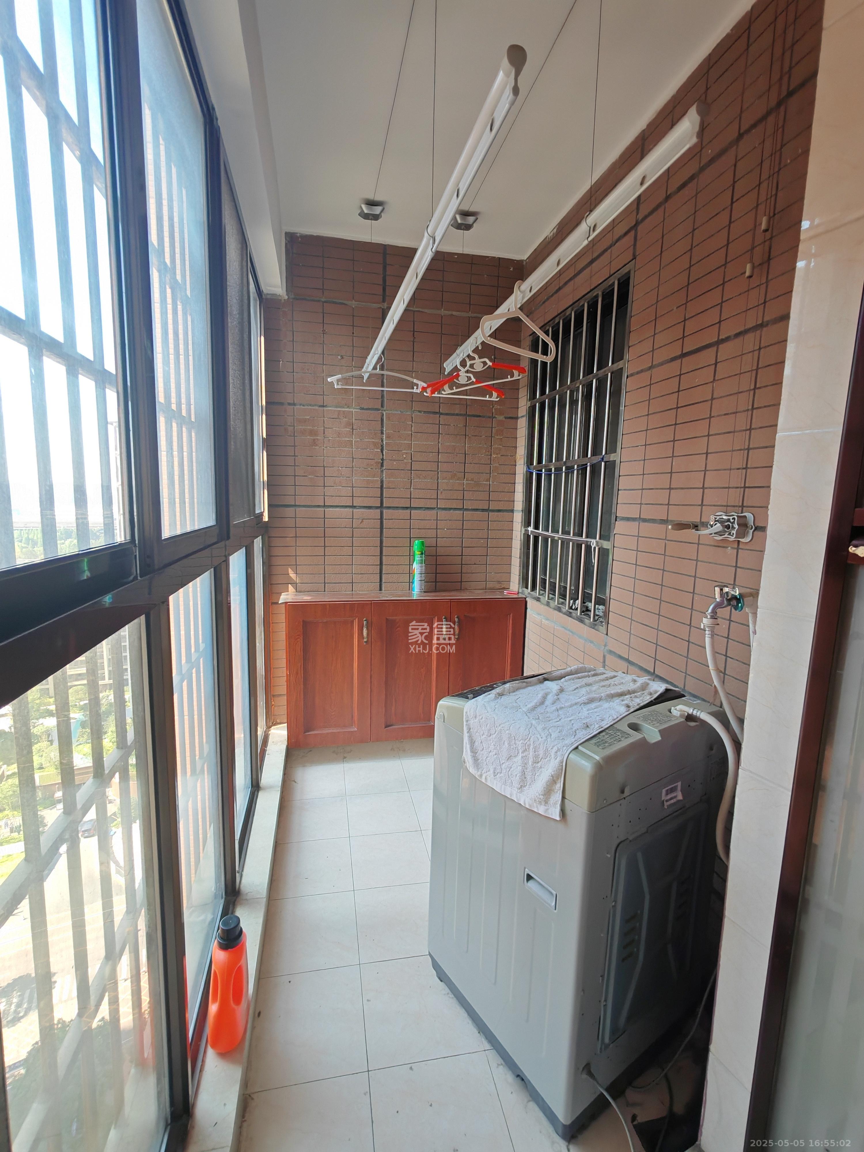 家和院  4室2厅2卫   2400.00元/月室内图
