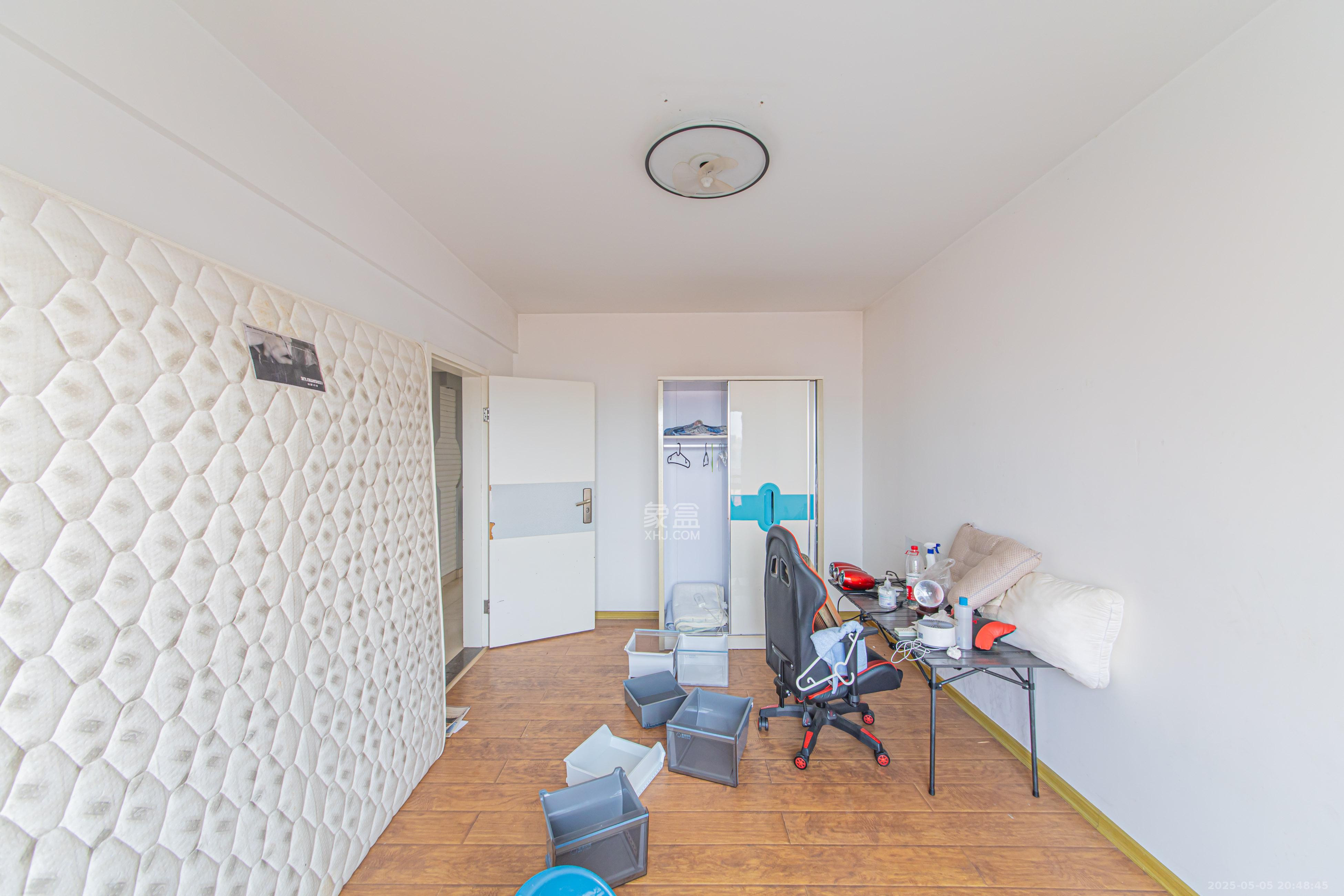 保利花园 3室2厅2卫 115.0万 保利花园 3室2厅2卫 115.0万卧室