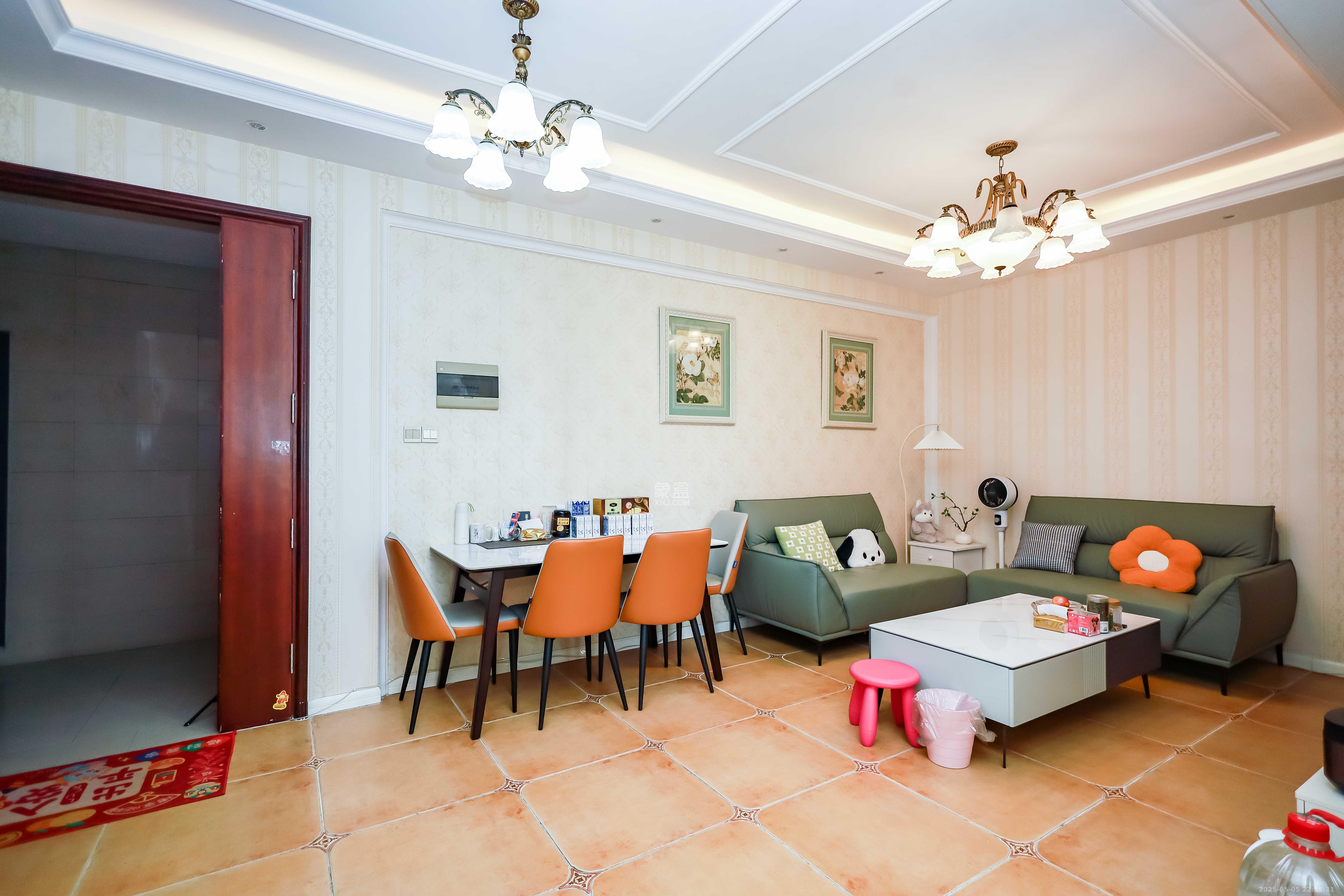 莱茵城  2室2厅1卫    58.0万 莱茵城  2室2厅1卫    58.0万客厅