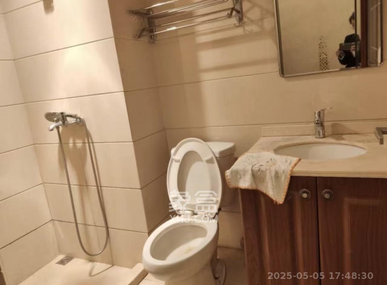 郡原居里  1室1厅1卫   1500.00元/月室内图