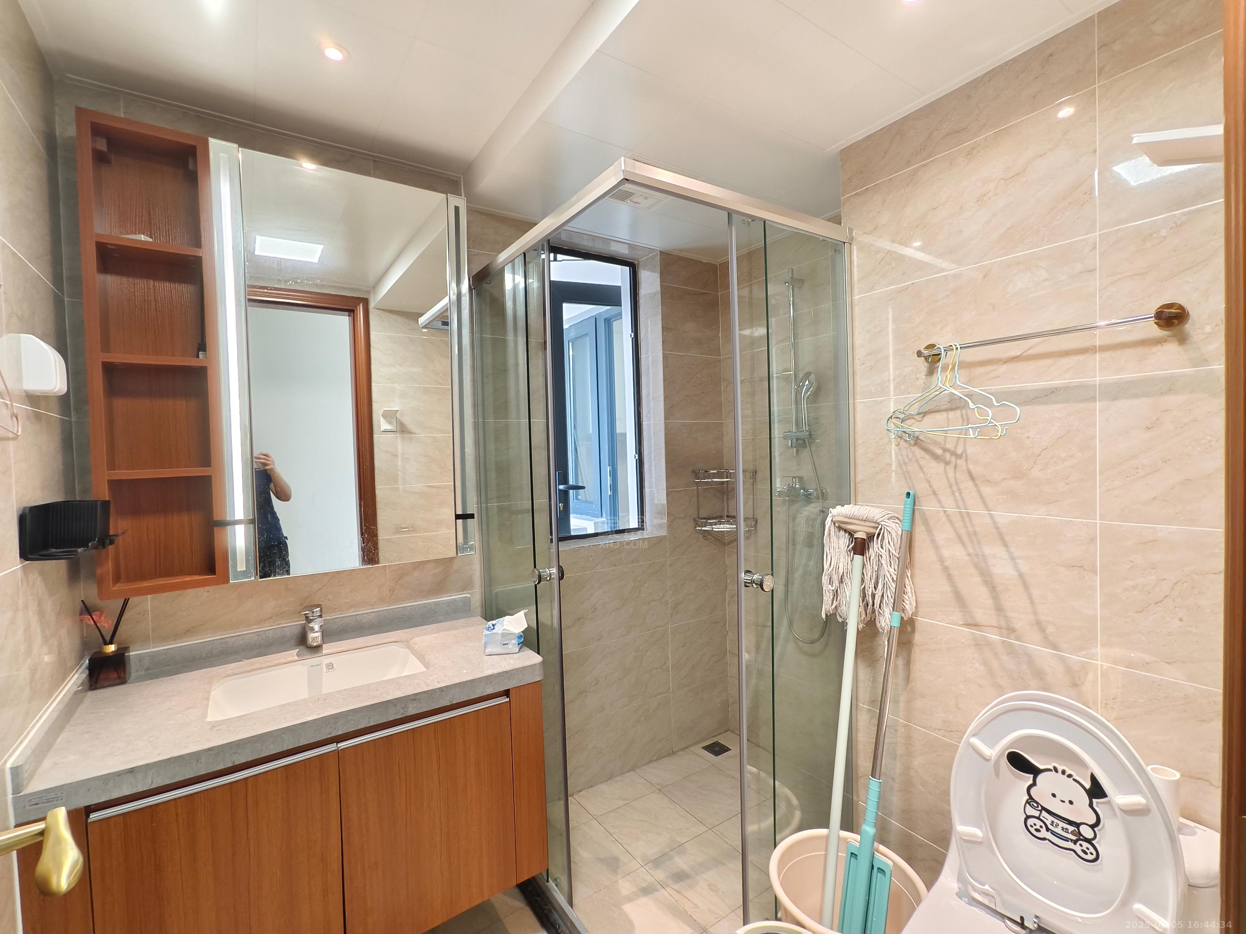 恒大华府 3室2厅1卫 2500.0元/月 恒大华府 3室2厅1卫 2500.0元/月室内图