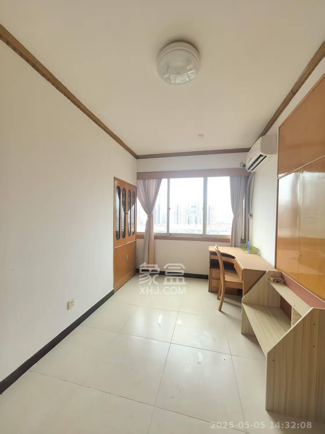 建工集团单位房  4室2厅1卫   3500.00元/月室内图