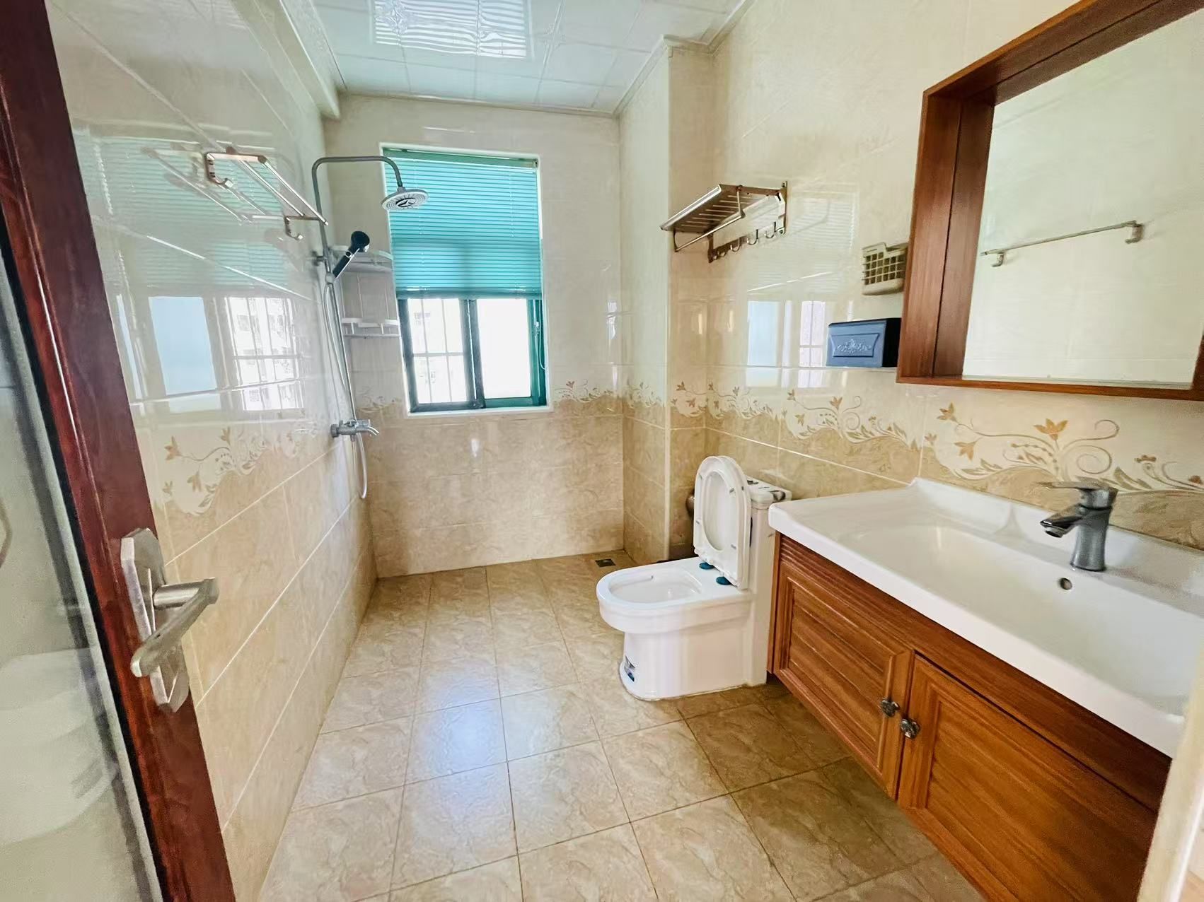 珍珠裕苑二期  3室2厅2卫    210.0万 珍珠裕苑二期  3室2厅2卫    210.0万客厅