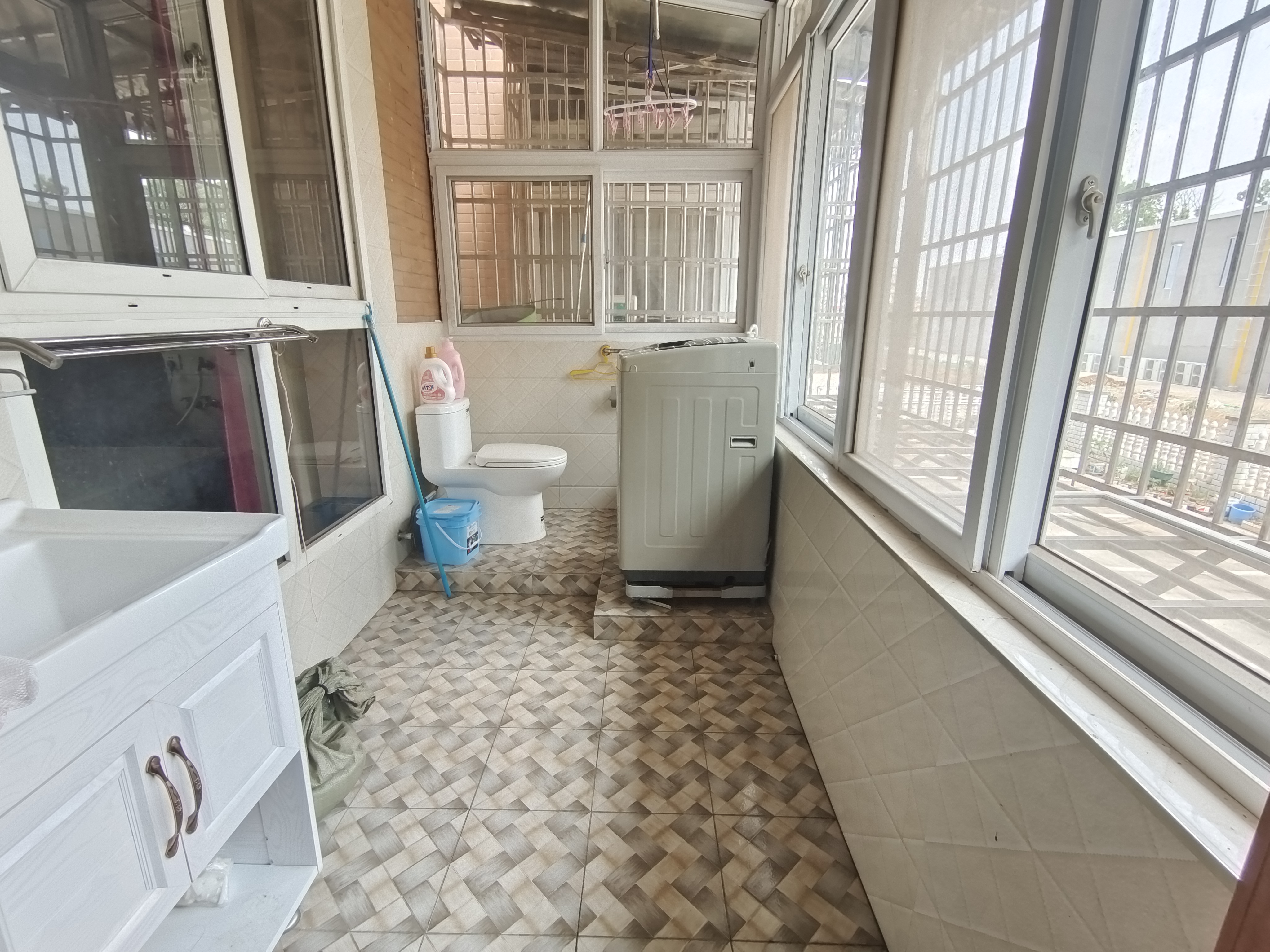 益华小区 3室2厅1卫 38.0万 益华小区 3室2厅1卫 38.0万室内图